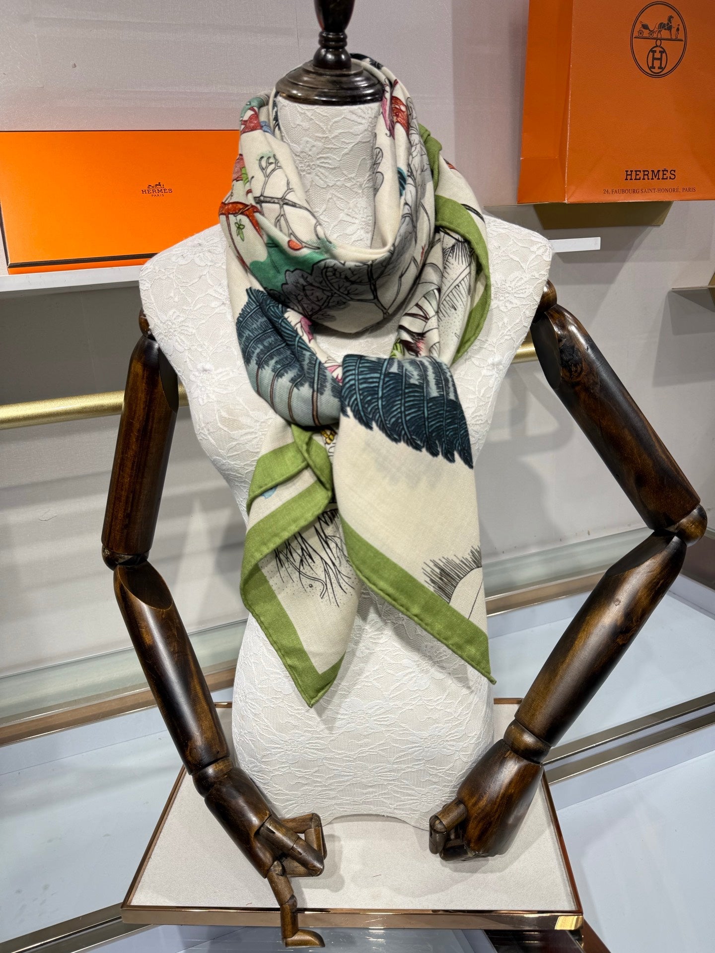 HM 26s Scarf 140 In Cashmere And Silk 216599