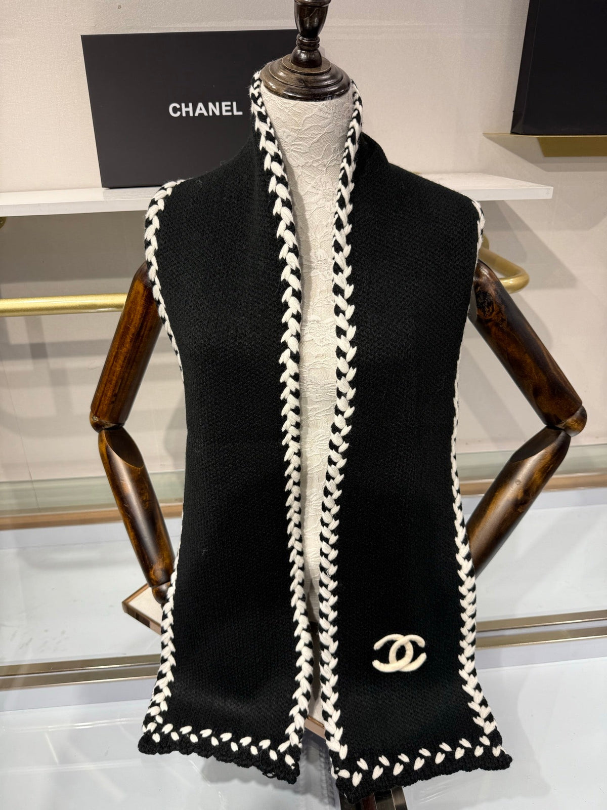 CC 26s Braided Border CC Logo Scarf 165x20cm Black Ivory Wool 218728
