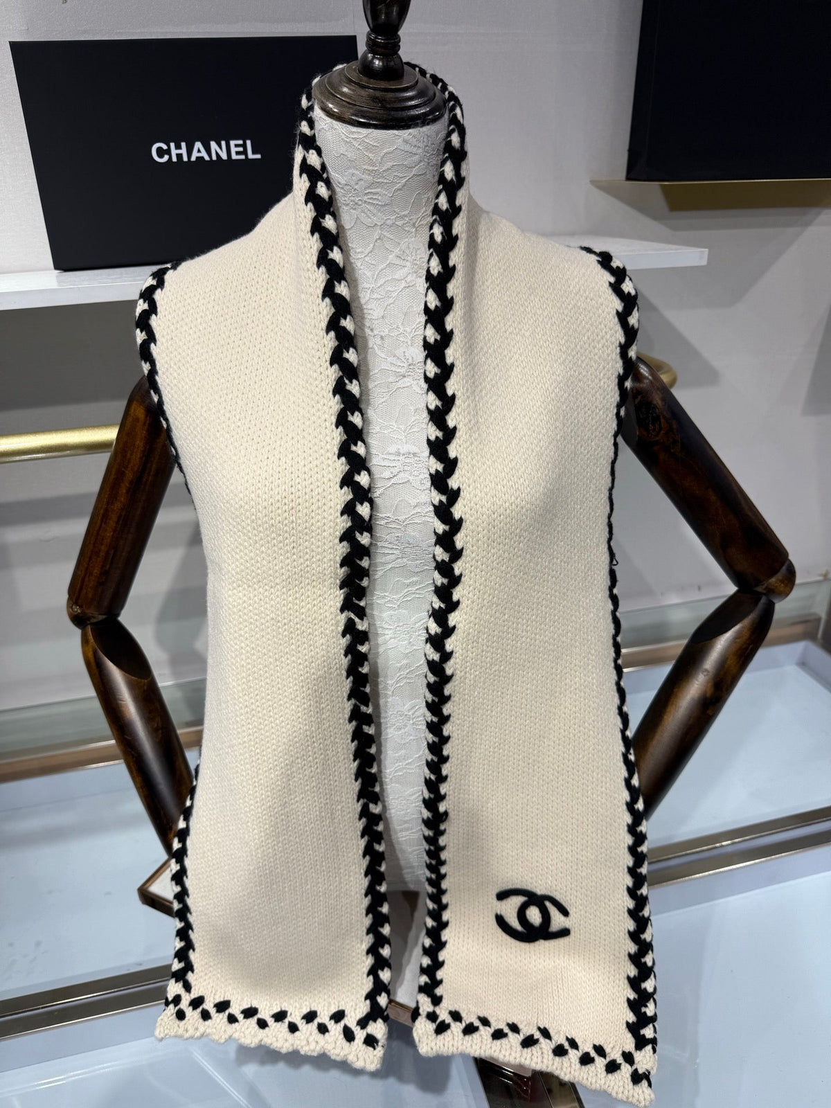 CC 26s Braided Border CC Logo Scarf 165x20cm Ivory Black Wool 218731