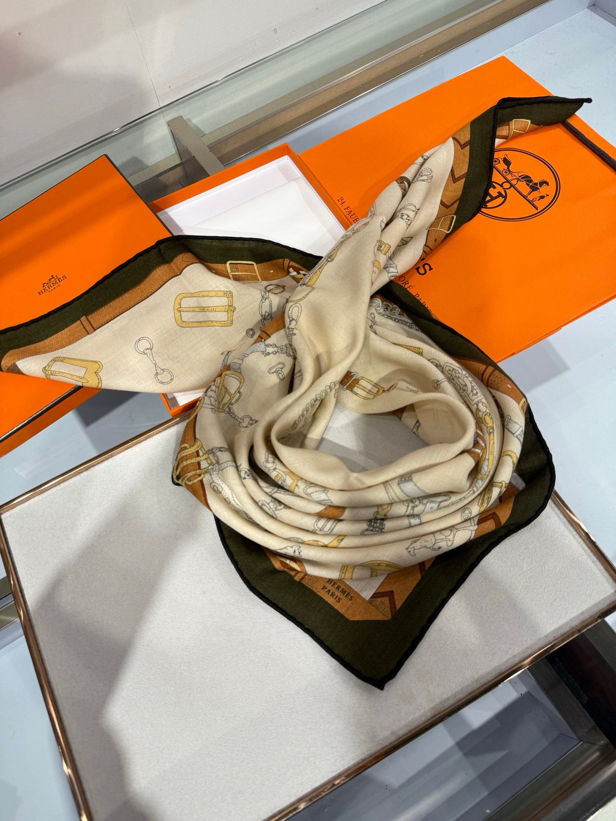 HM Scarf 90x90 Colorful Twill Silk 220040