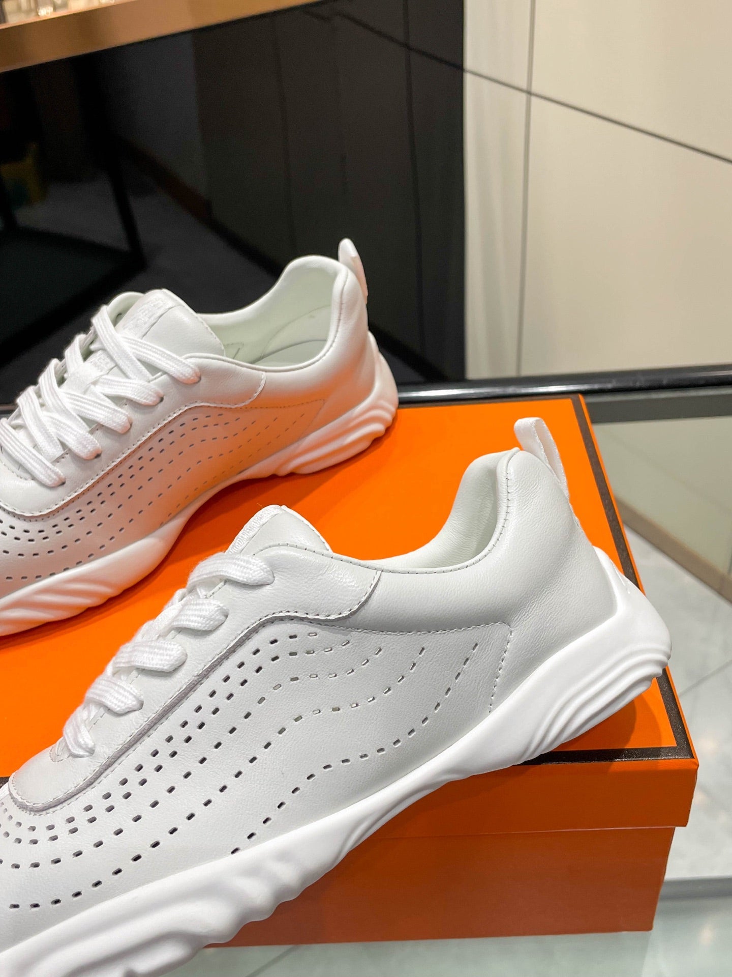 HM 26s Neon Sneaker White Sheepskin 846397