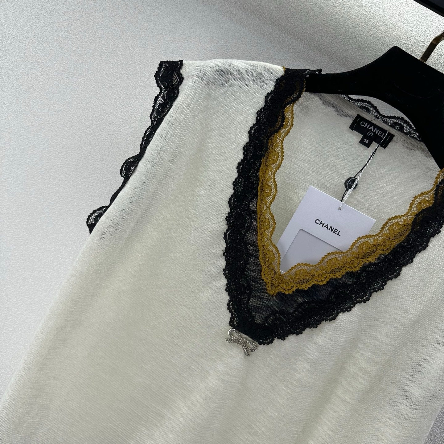 CC 26s V-neck Vest Cream Wool Acrylic Nylon 395467