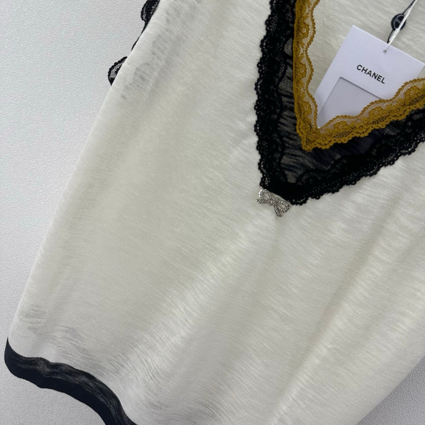 CC 26s V-neck Vest Cream Wool Acrylic Nylon 395467