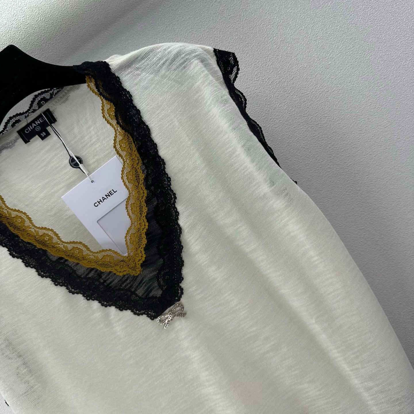 CC 26s V-neck Vest Cream Wool Acrylic Nylon 395467