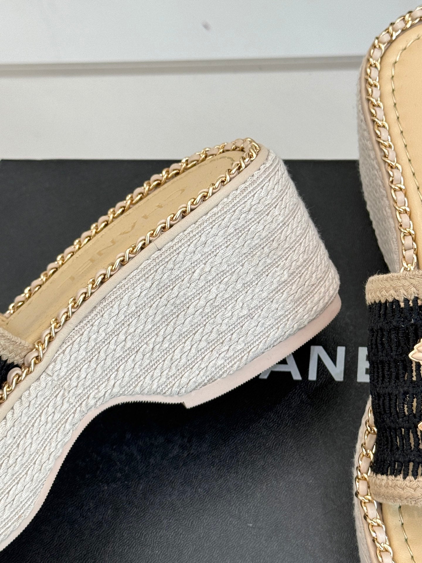 CC Mesh Hollow Chain Double C Thick-Soled Slippers 70mm Beige Black 265650