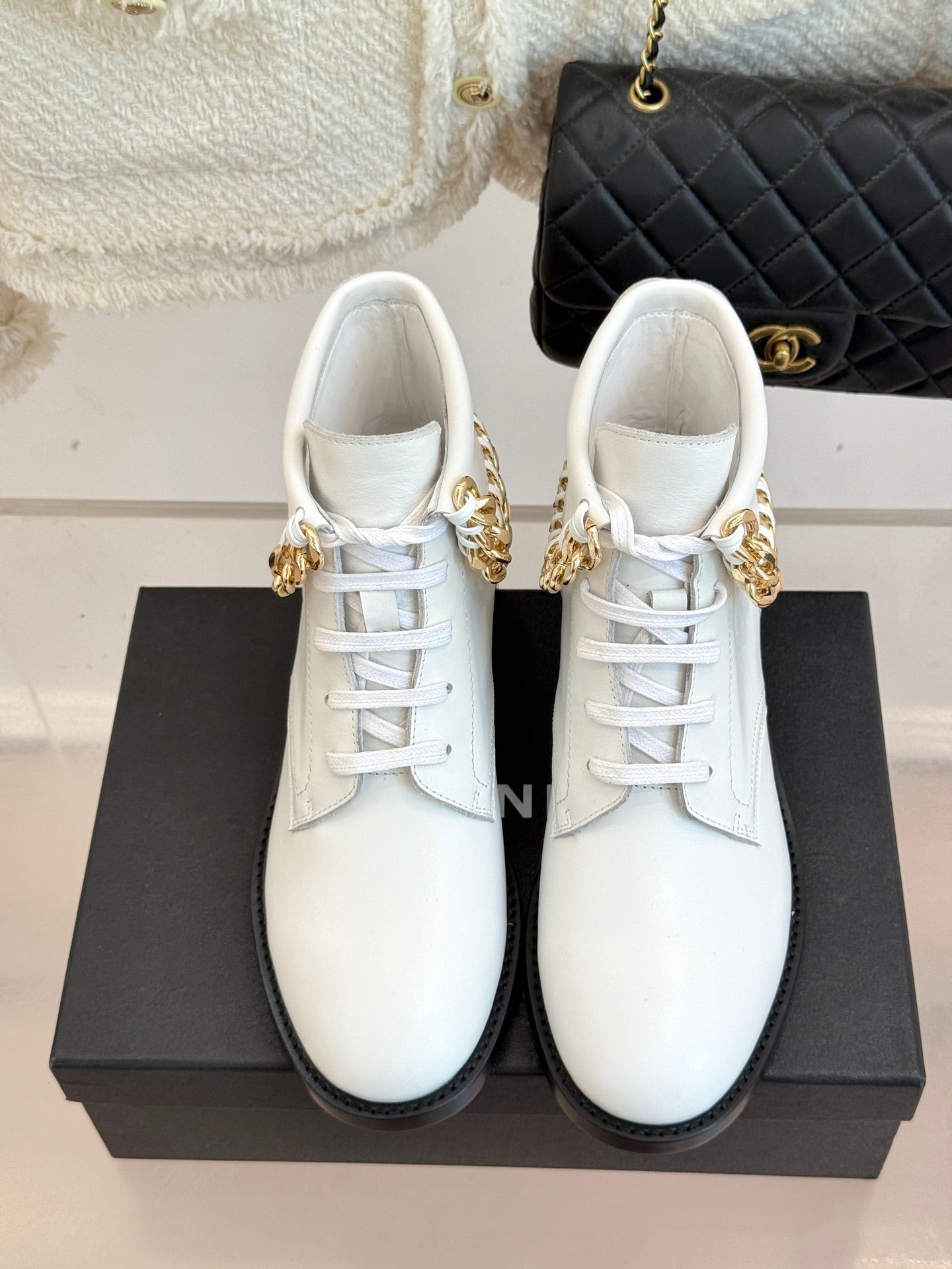 CC Classic Large Chain Martin Booots White Sheepskin 404670