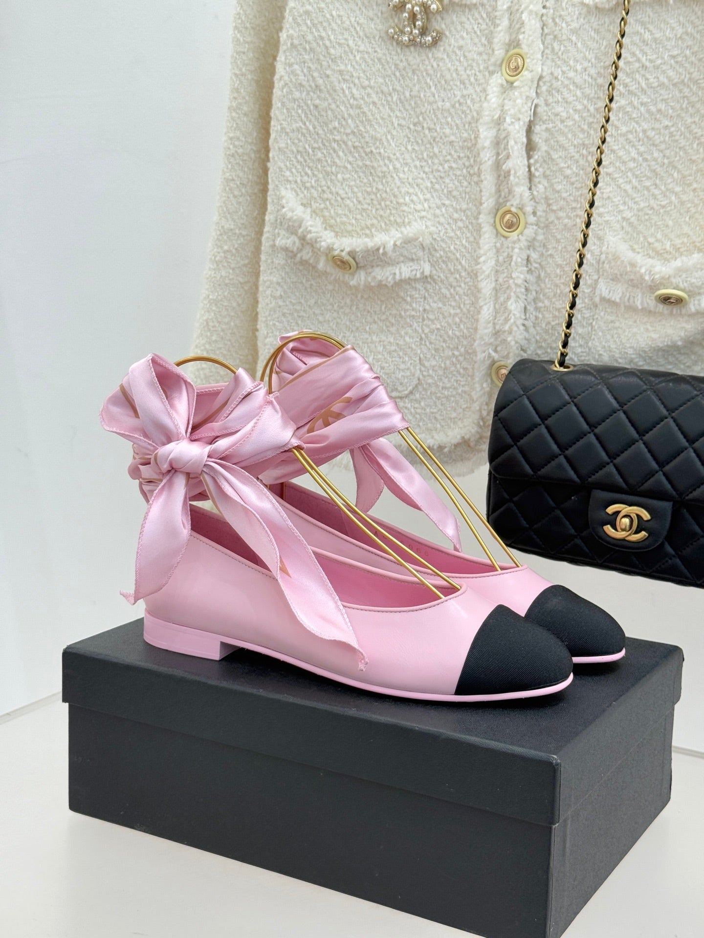 CC 26C Double C Ribbon Flat Shoes Black Pink Cafskin Fabric 557536