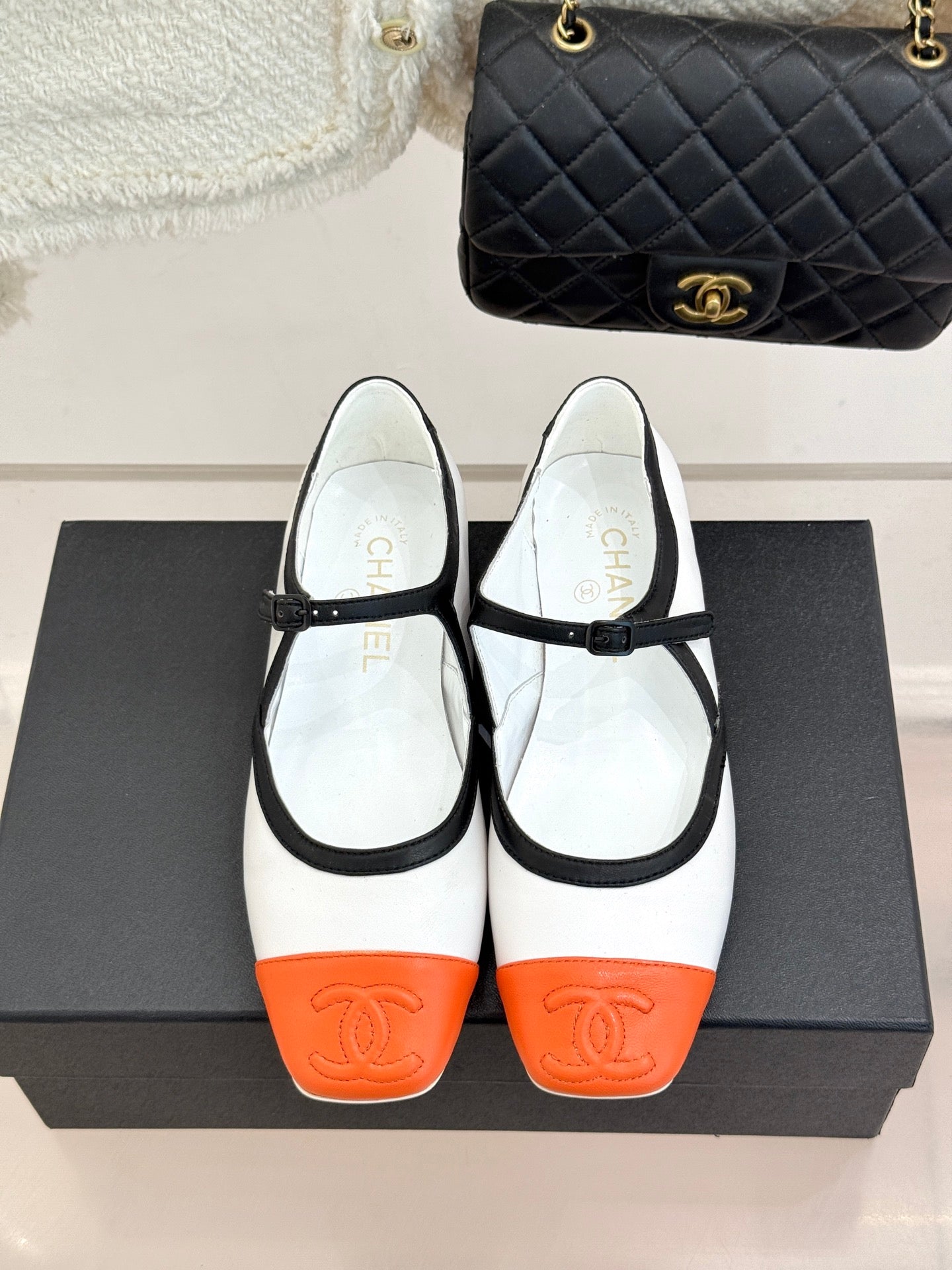 CC 26s Square-Toe Mary Jane Shoes Orange White Leather 920420