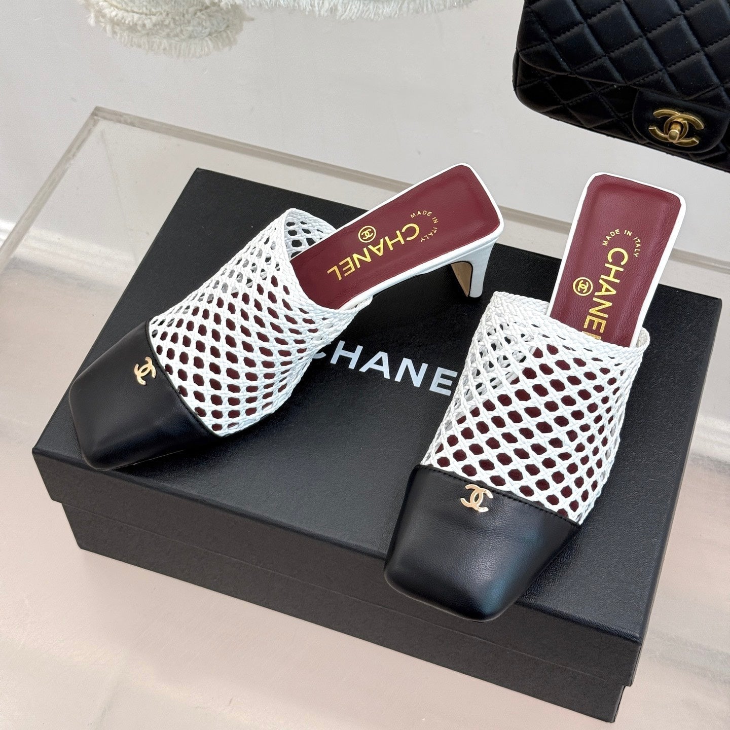 CC 26s Square-Toe Sandals Black White Distinct Woven 887976