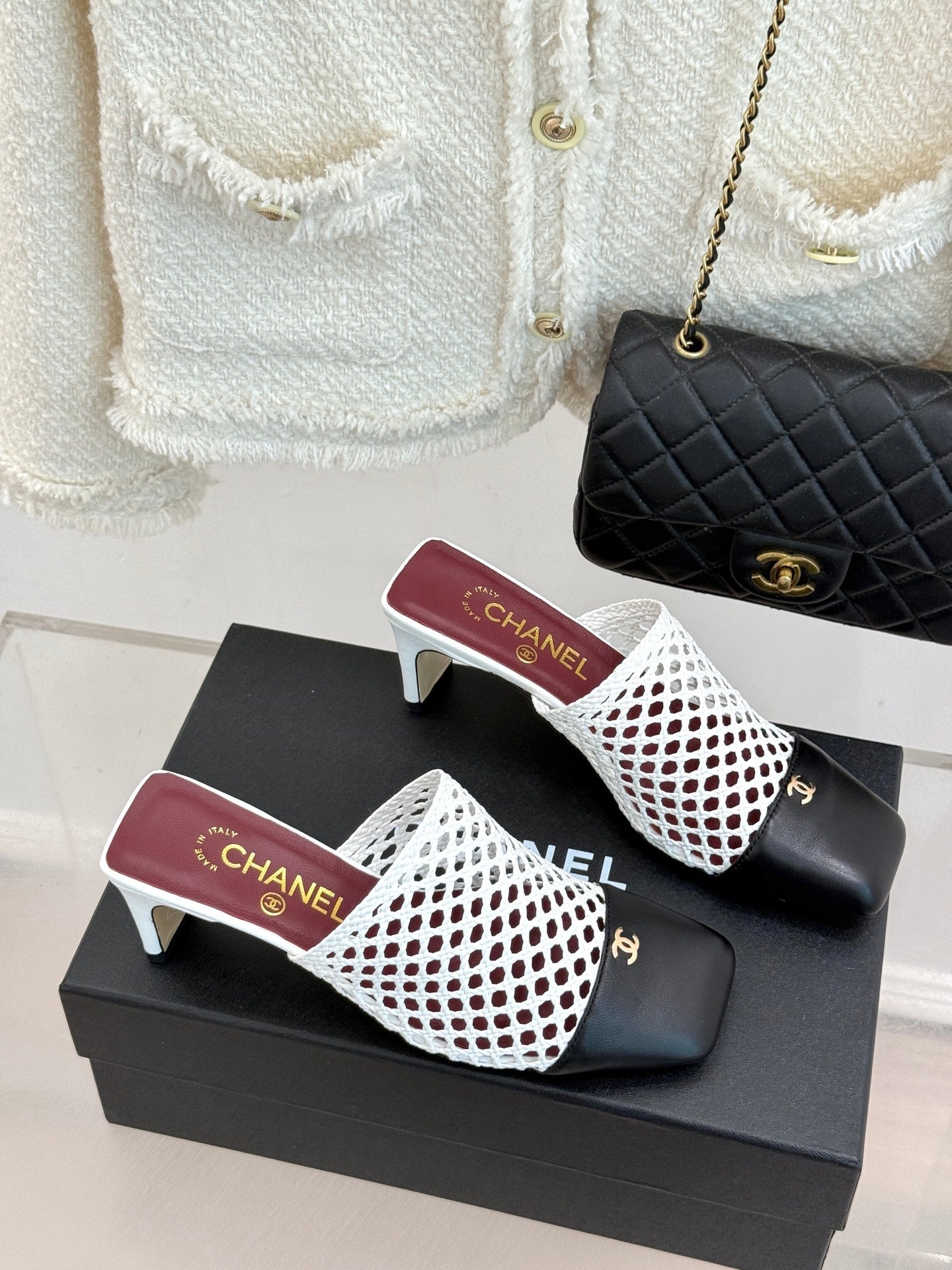 CC 26s Square-Toe Sandals Black White Distinct Woven 887976