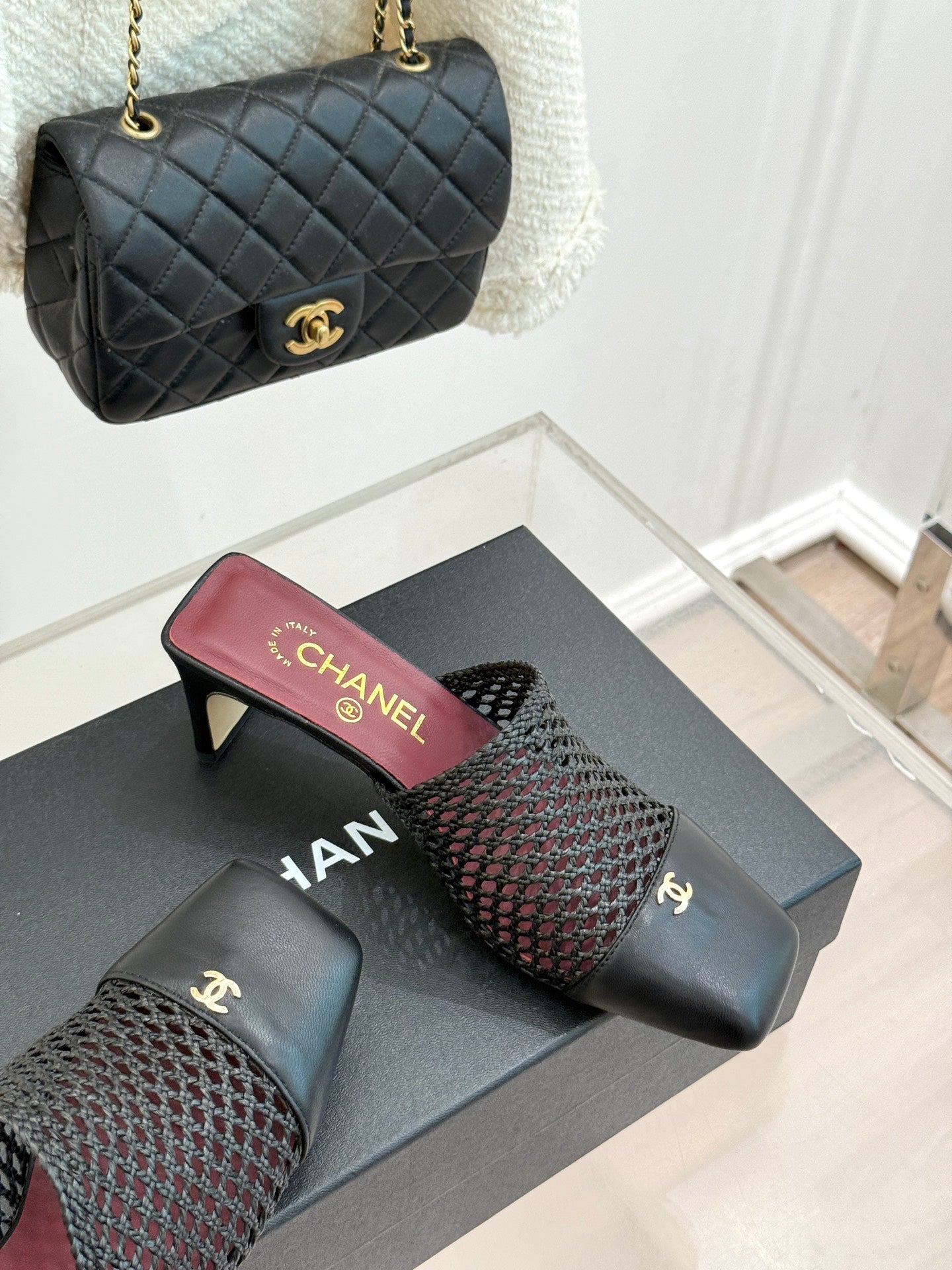 CC 26s Square-Toe Sandals Black Distinct Woven 887977