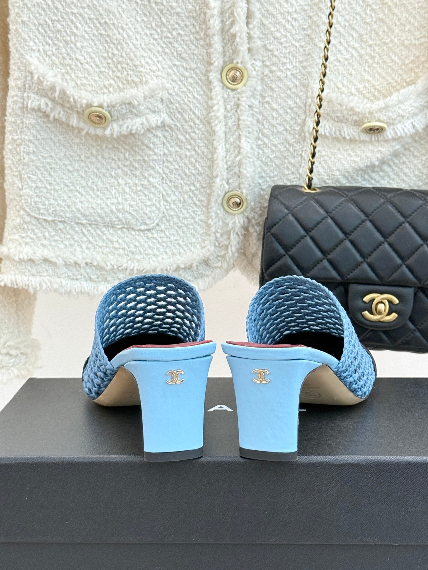 CC 26s Square-Toe Sandals Black Blue Distinct Woven 887978