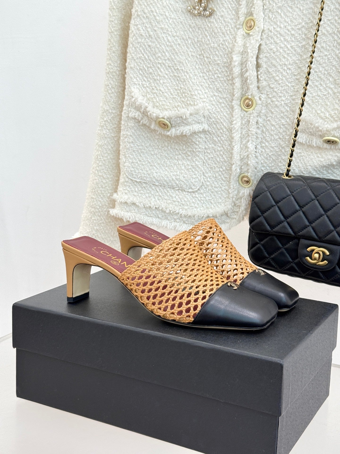 CC 26s Square-Toe Sandals Black Beige Distinct Woven 887979