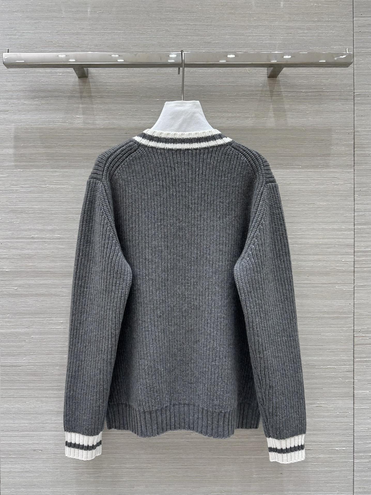 Miumiu V-neck knitted top Gray Cashmere