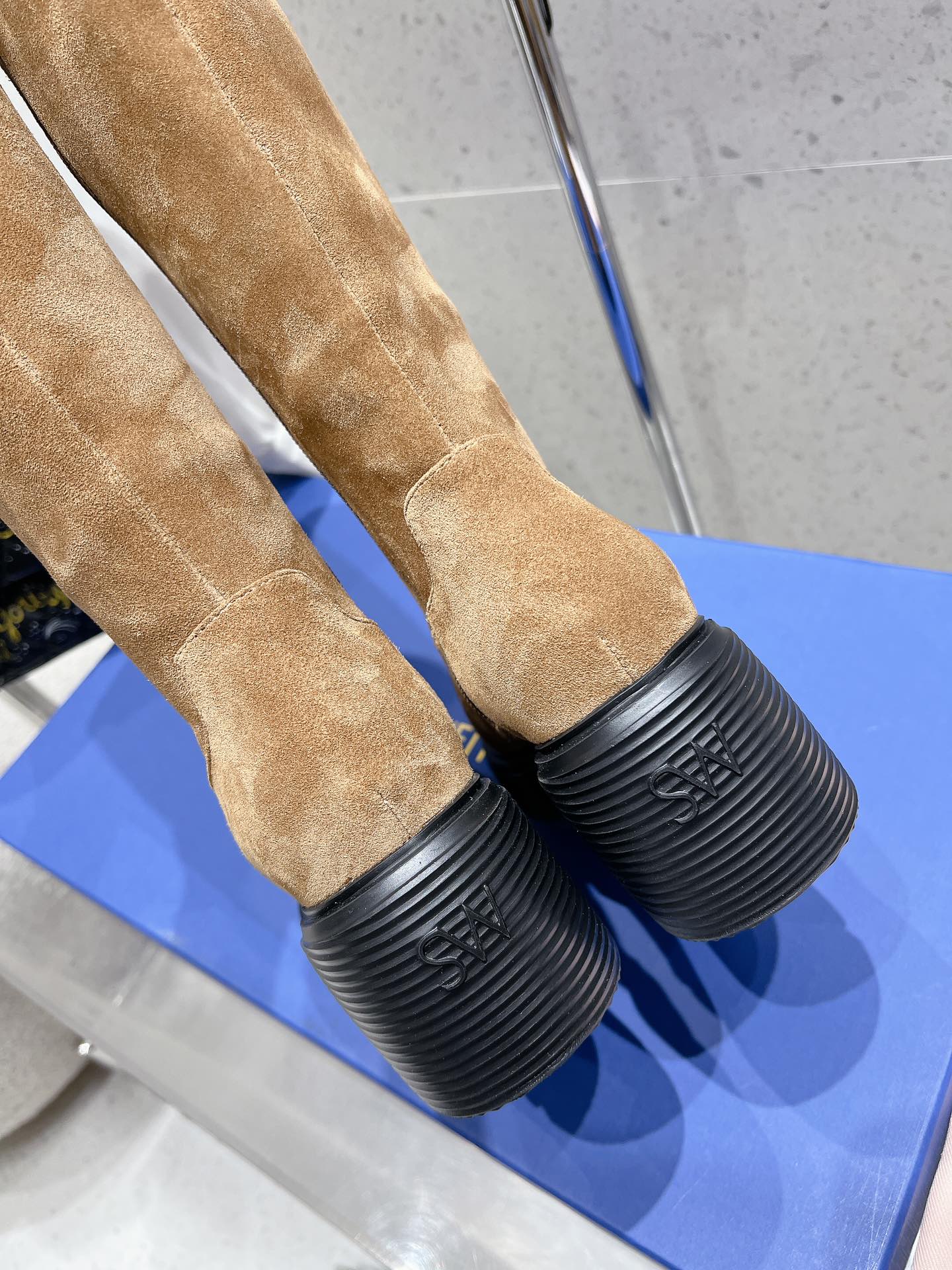 SW  5050 Ultralift Boot Brown Suede 554350