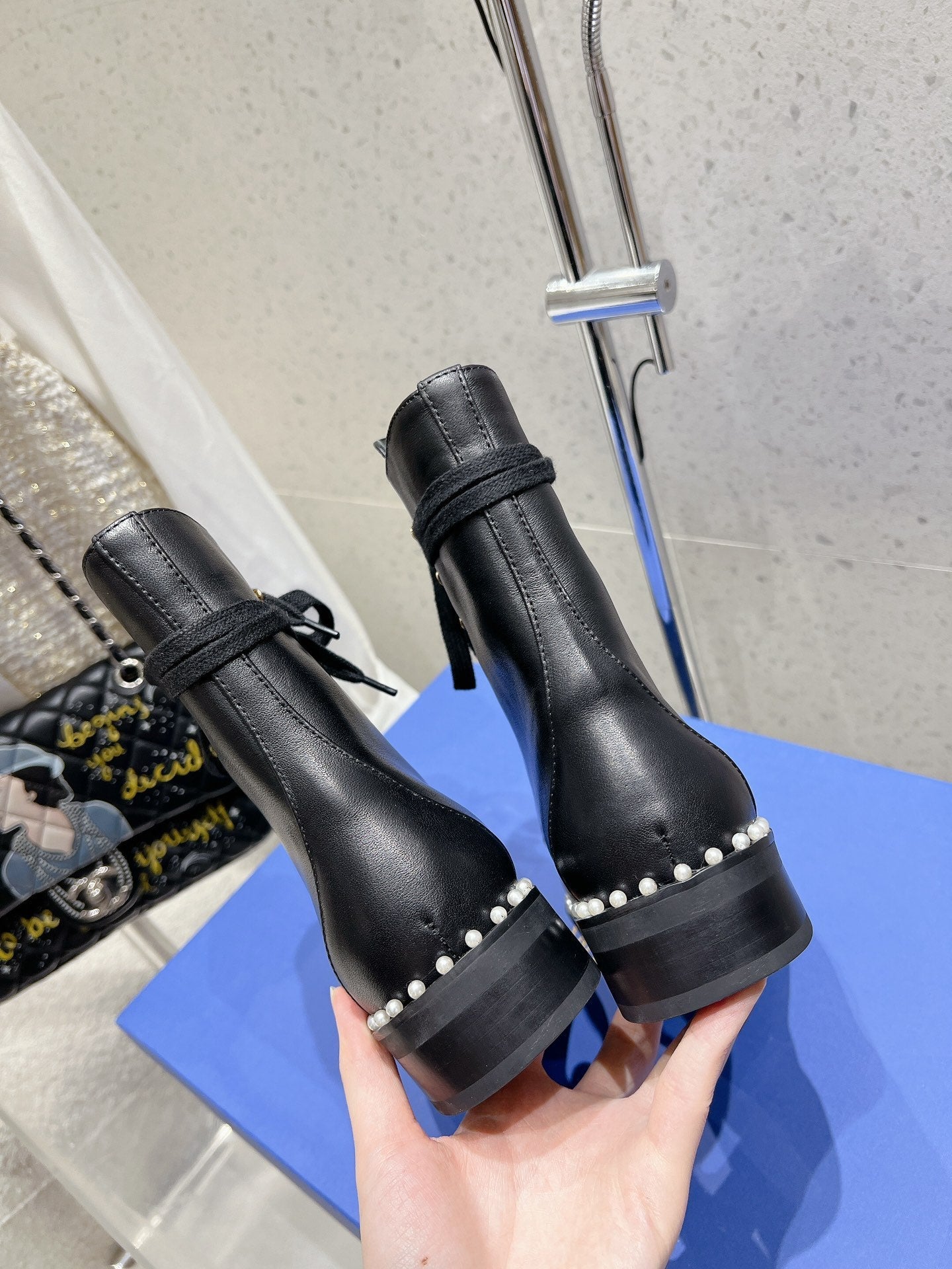 SW  Mckenzee Boot with Pearl Chain Black Leather 554361