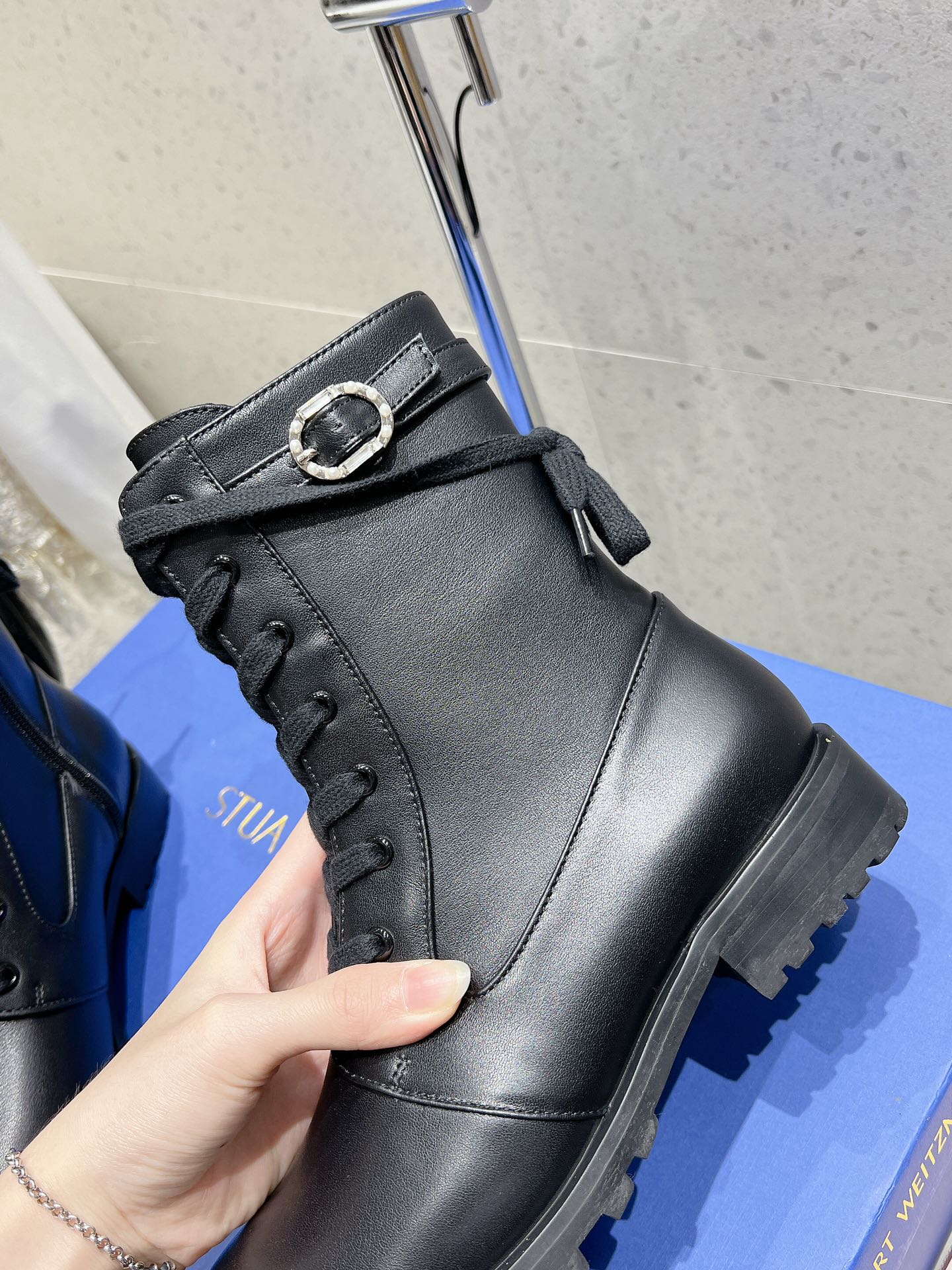 SW  Mckenzee Boot with Buckle Black Leather 554362