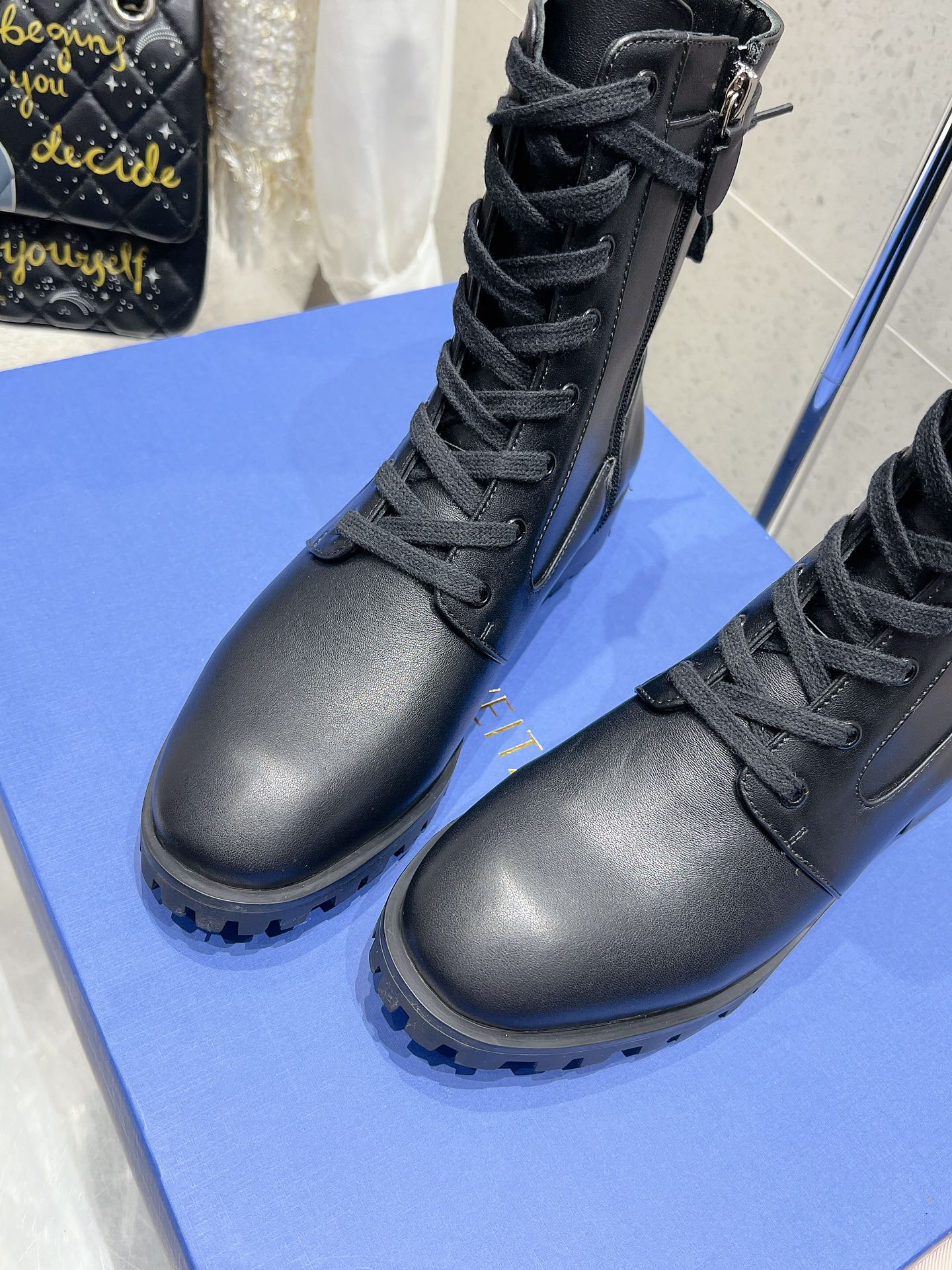 SW  Mckenzee Boot with Buckle Black Leather 554362