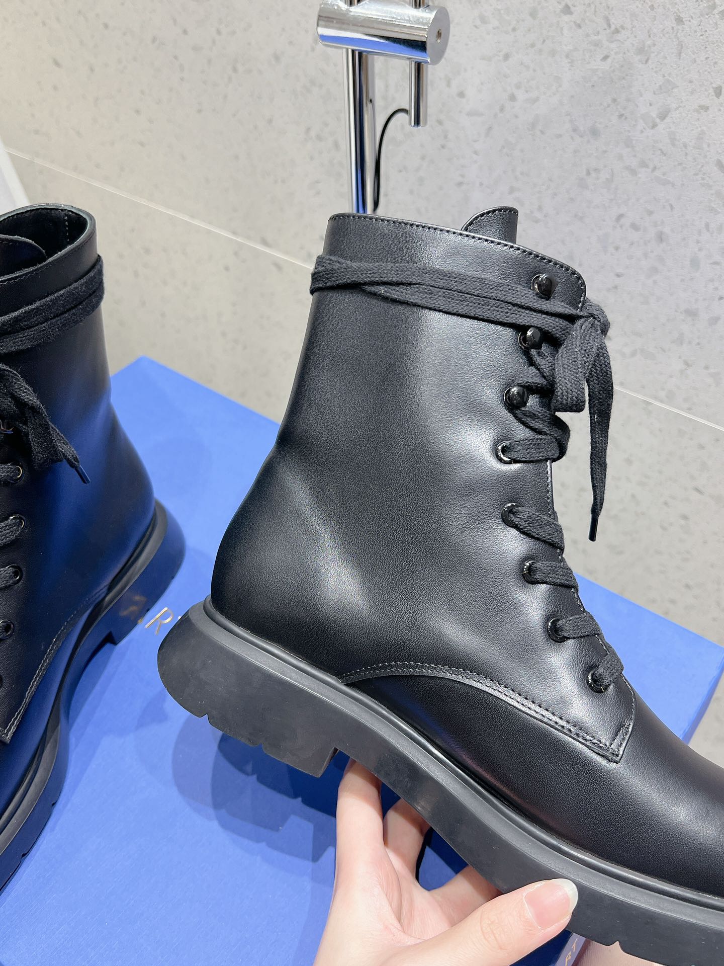 SW  Mckenzee Boot Black Leather 554363