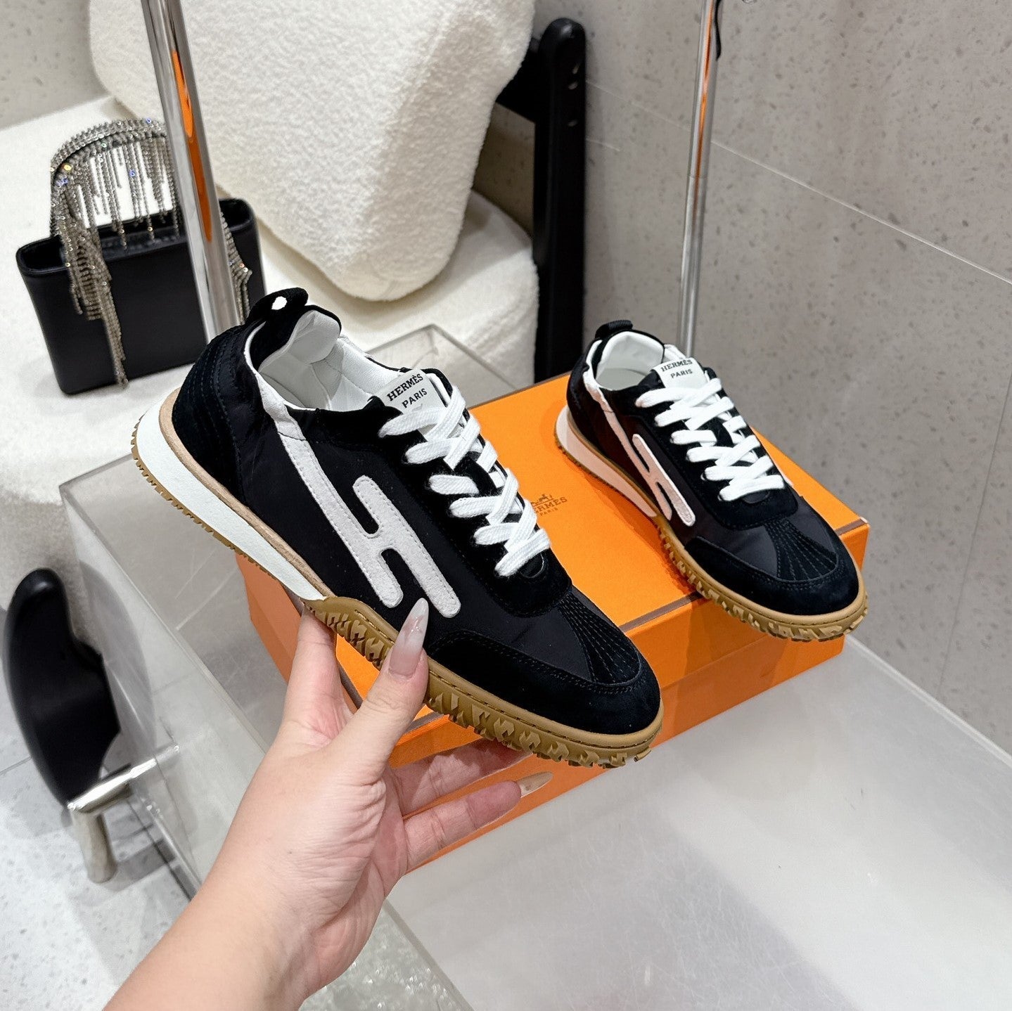 HM Jet Sneaker White Black Suede 554153