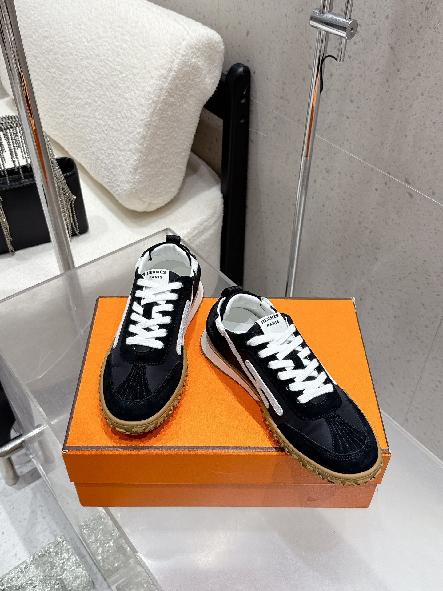 HM Jet Sneaker White Black Suede 554153