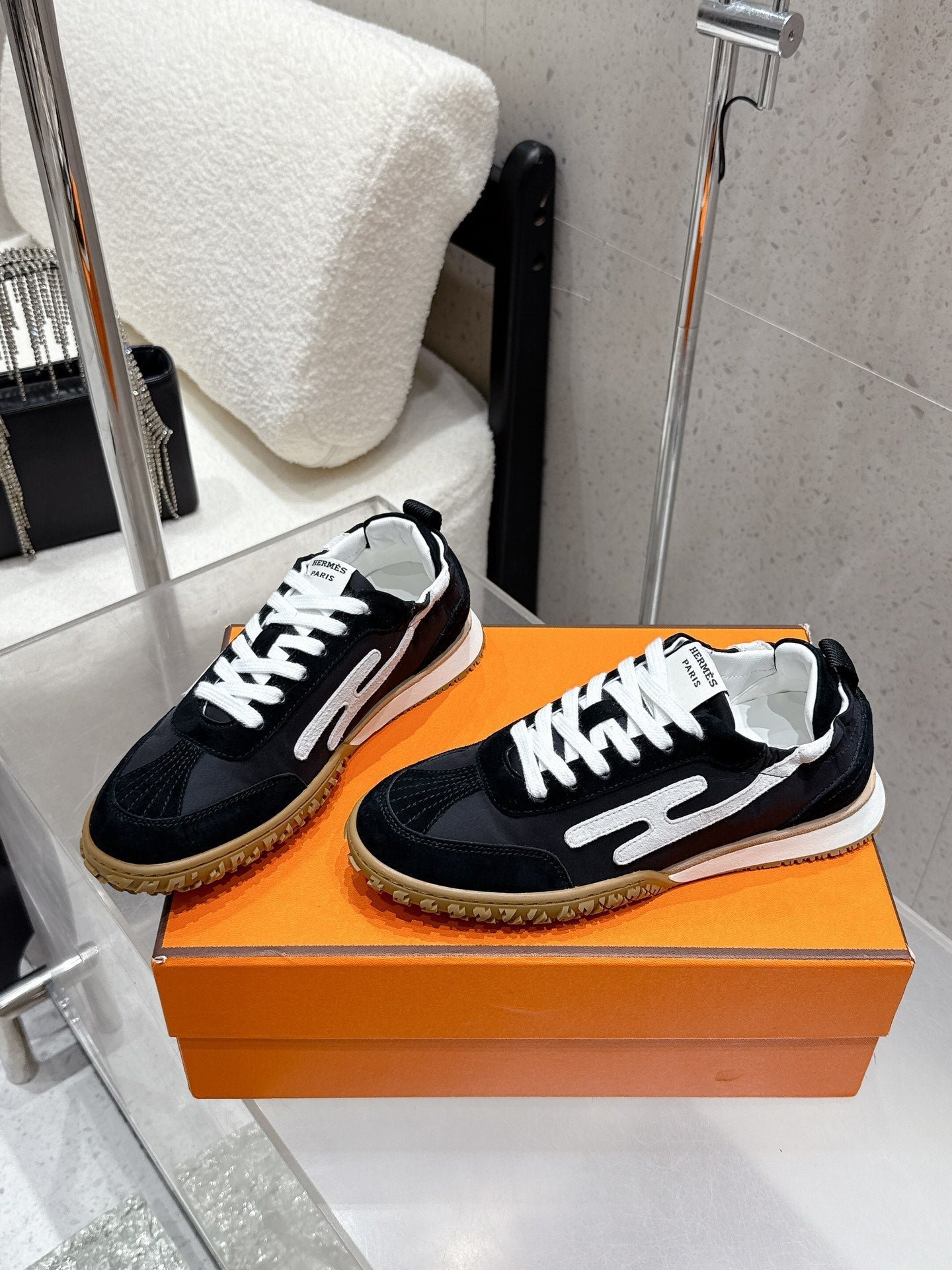 HM Jet Sneaker White Black Suede 554153