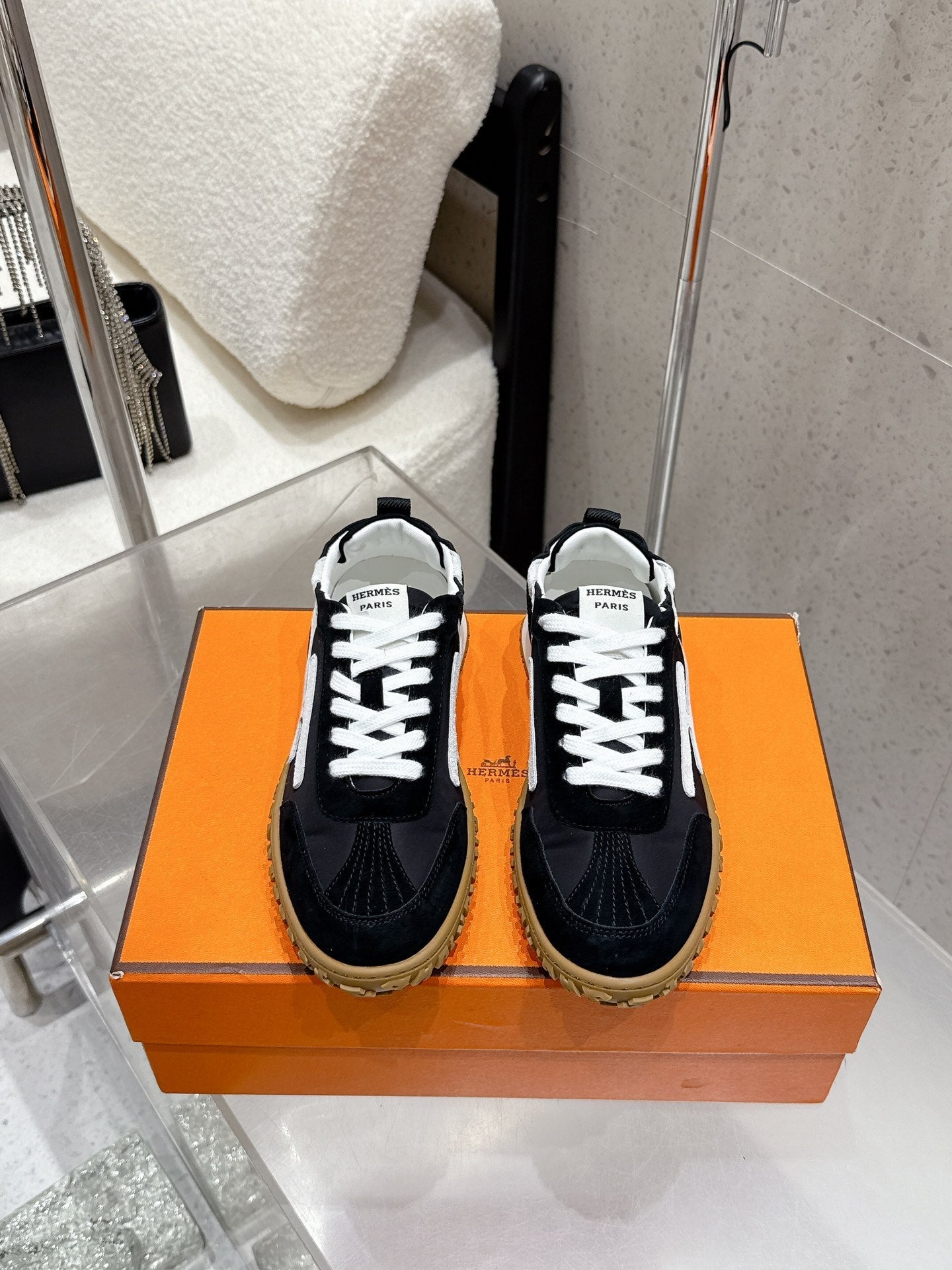 HM Jet Sneaker White Black Suede 554153