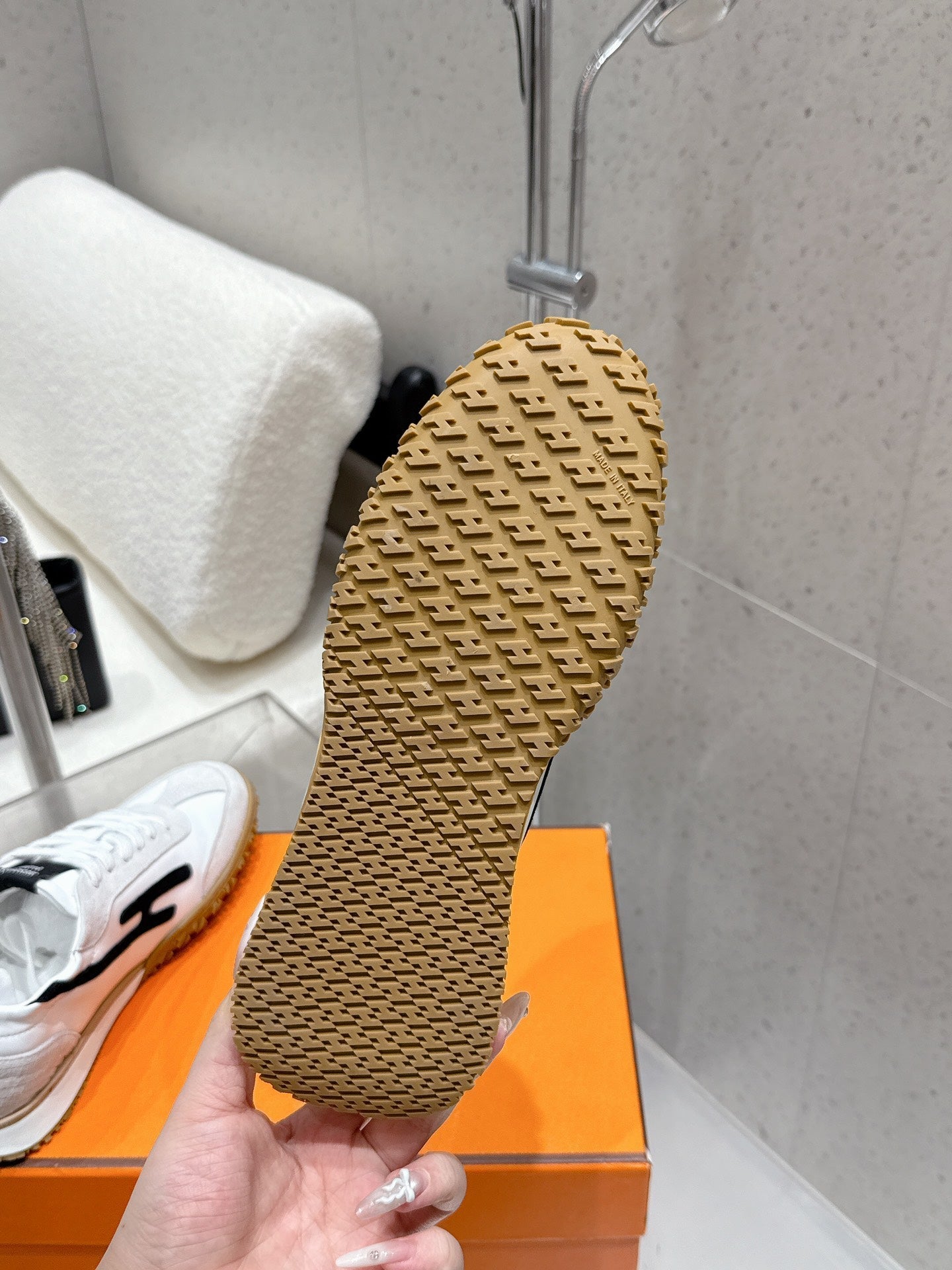 HM Jet Sneaker White Black Grey Suede 554154