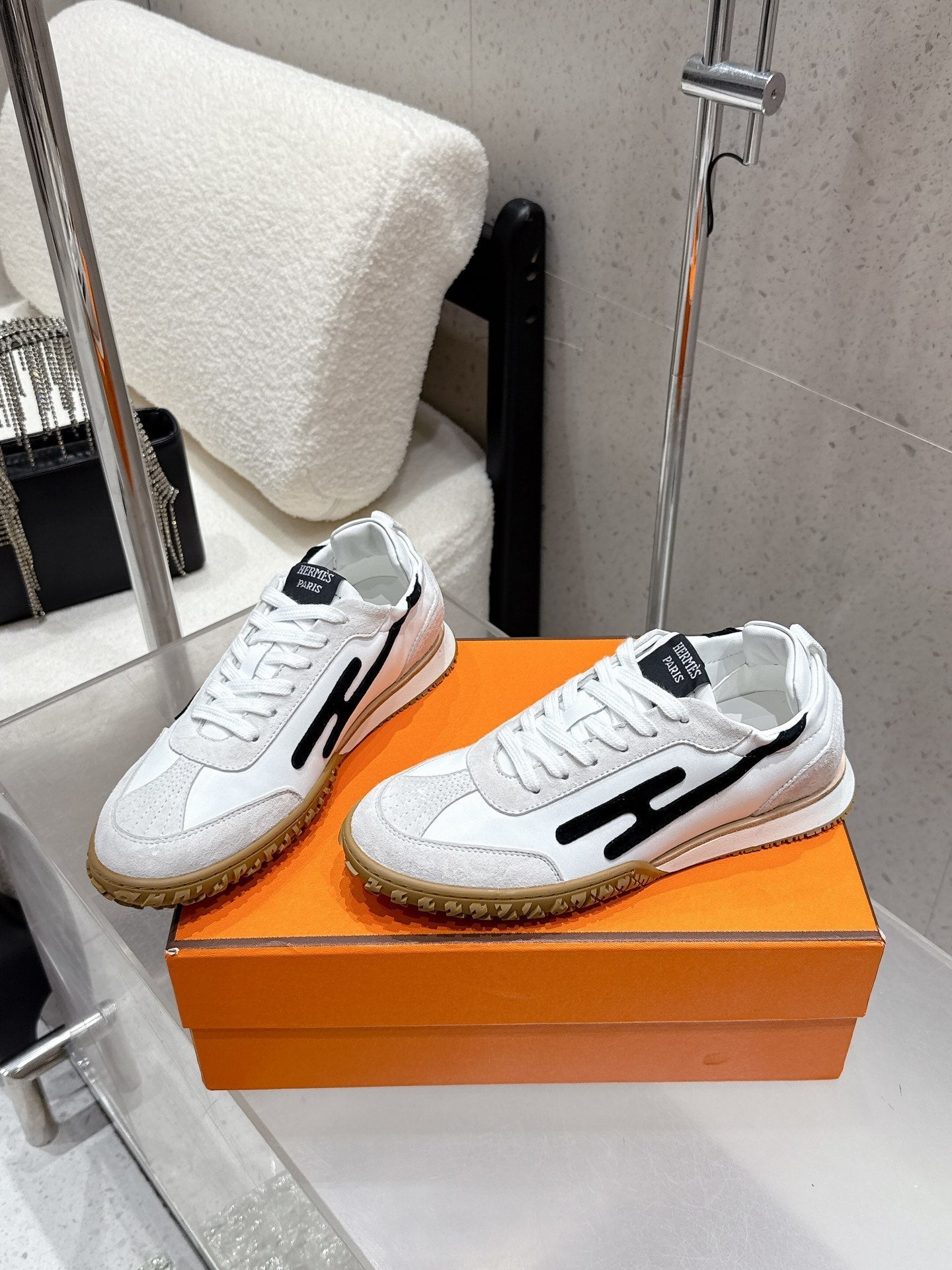 HM Jet Sneaker White Black Grey Suede 554154