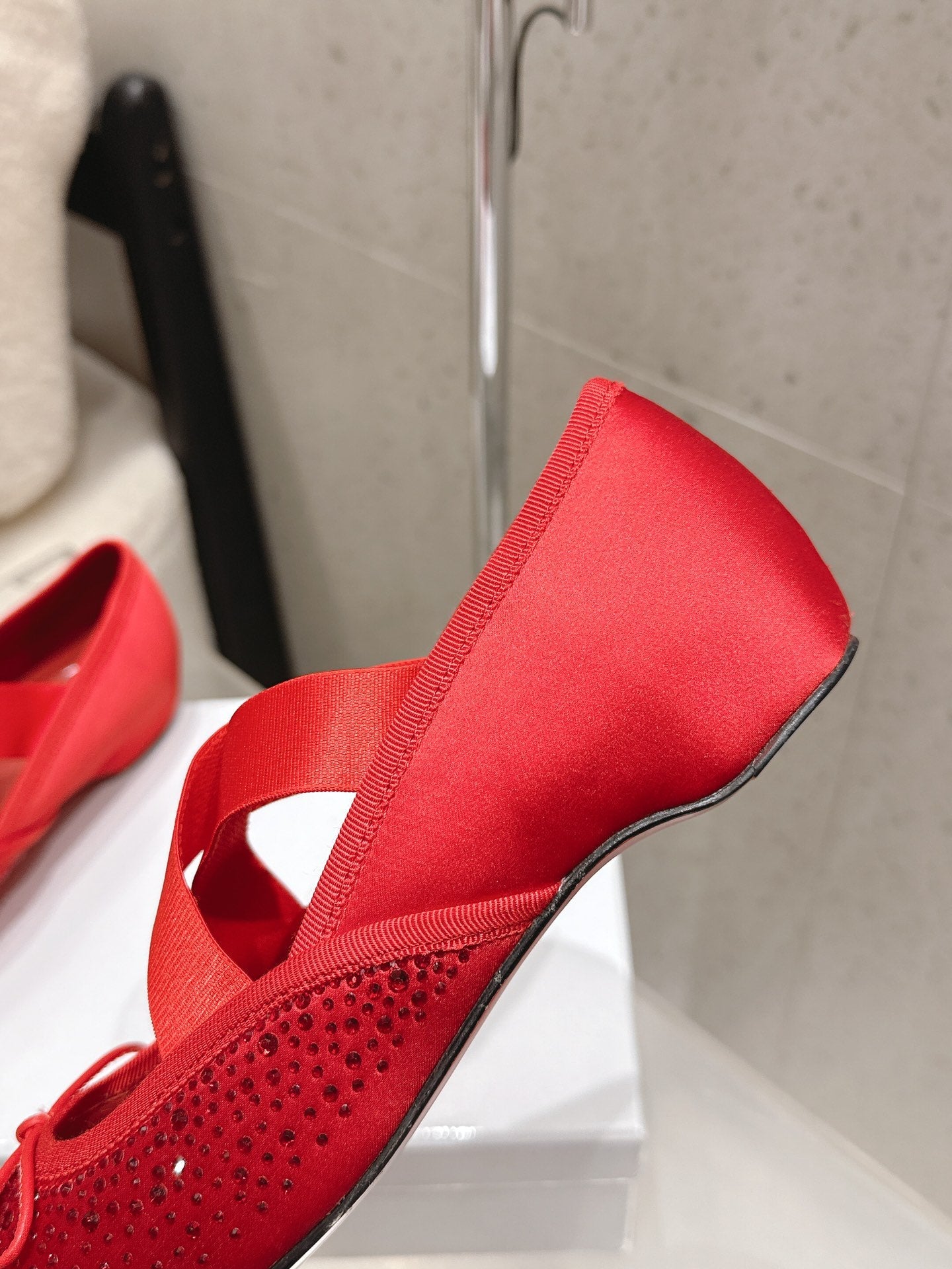 CL Ballet Butterfly Ballet Flats Diamond-Embellished Red Satin 610812