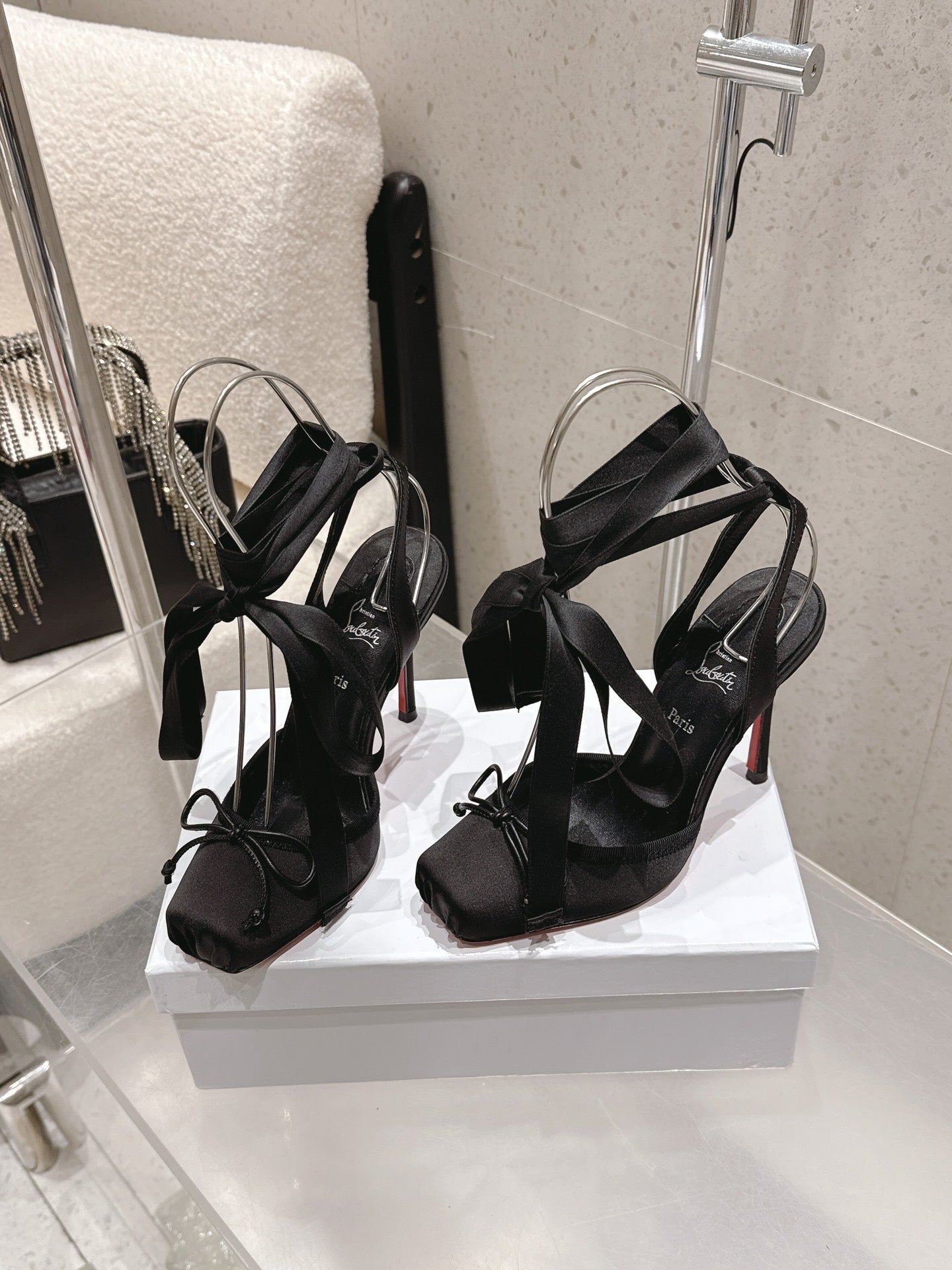 CL Cassia Lace Up Pumps  10.5 Black Satin 610818