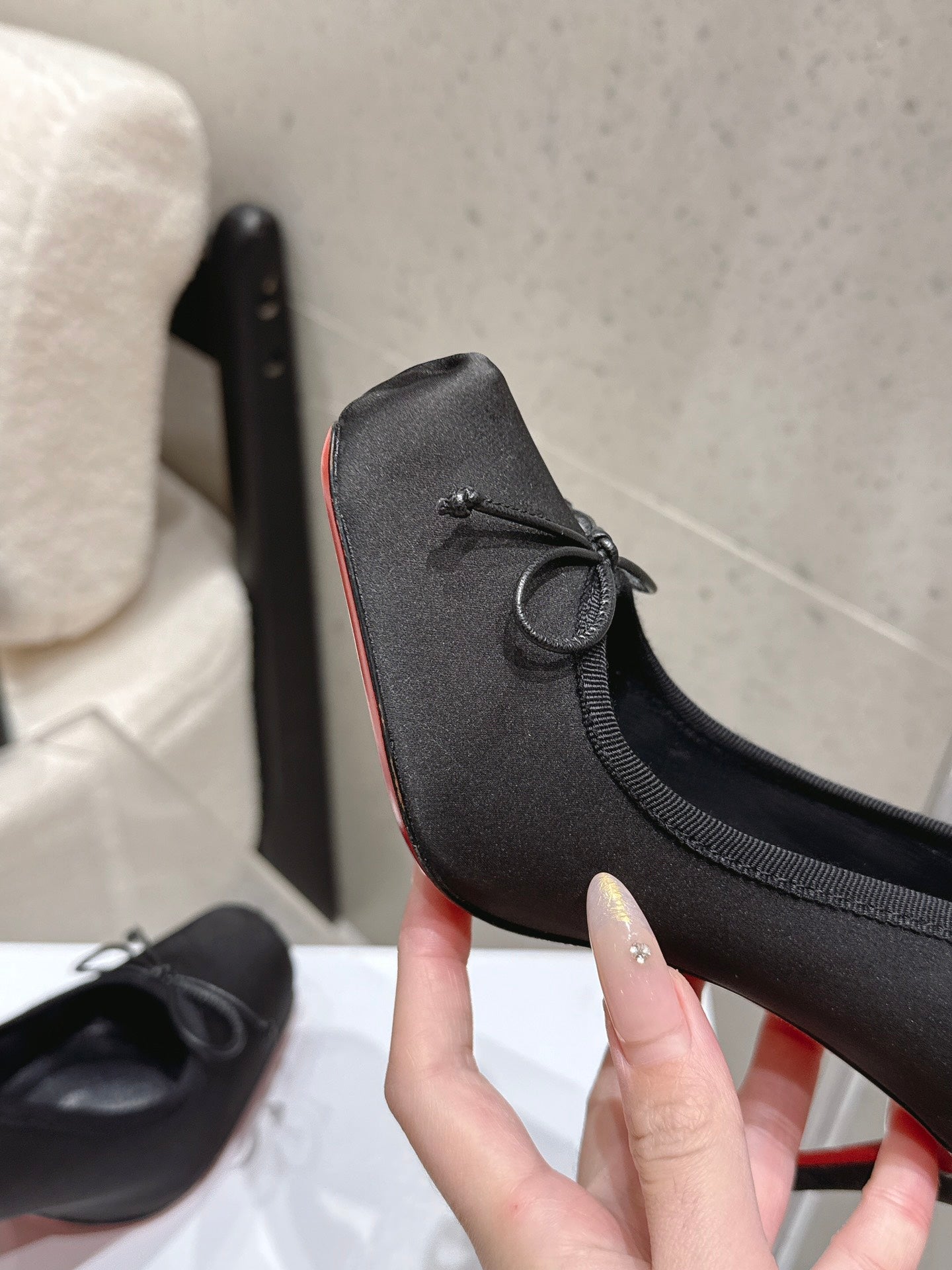 CL Cassia Nodo Pumps 10.5 Black Satin 610825