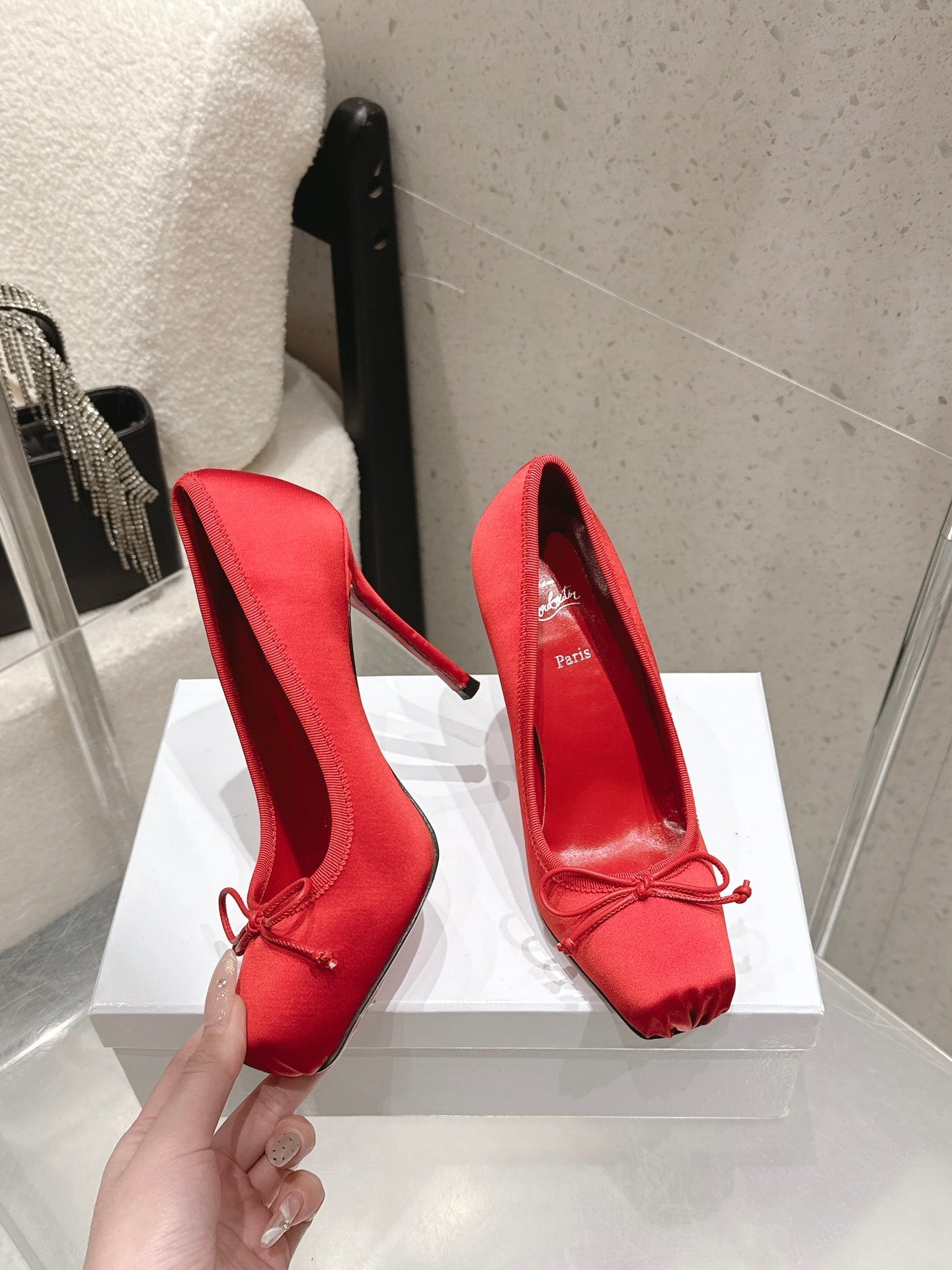 CL Cassia Nodo Pumps 10.5 Red Satin 610825