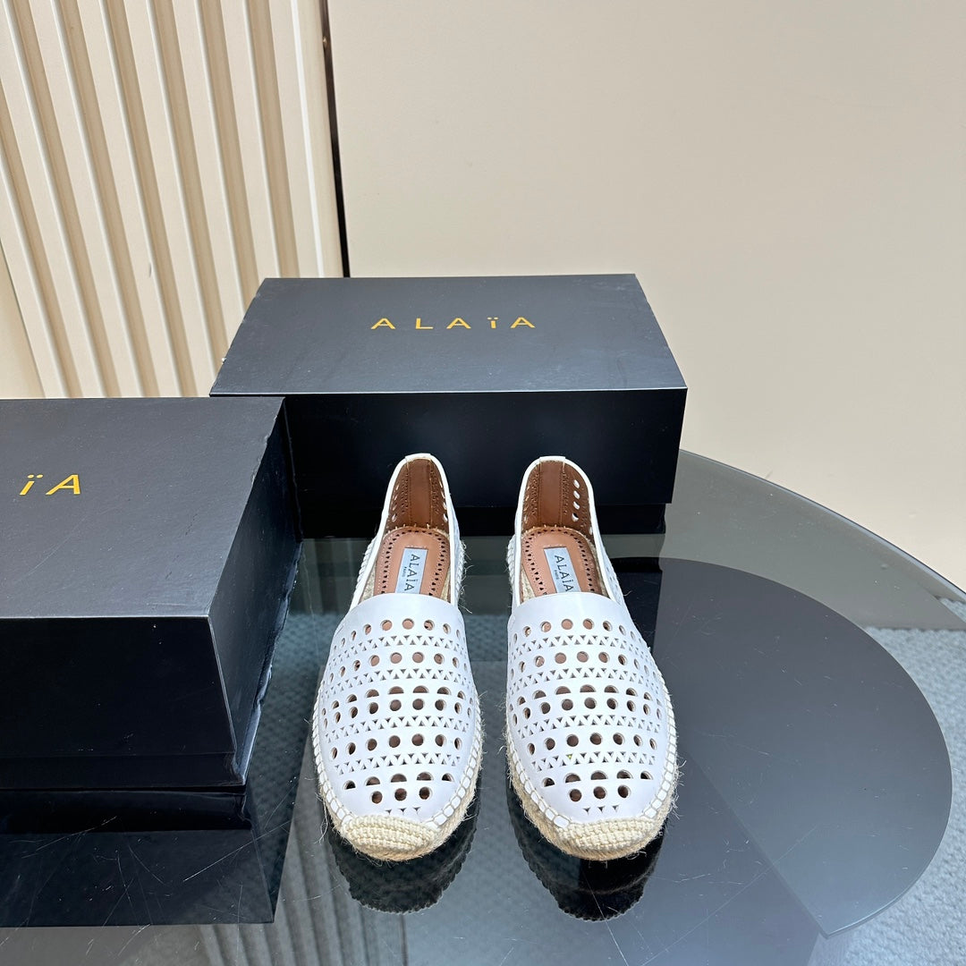 Alaila Vienne Espadrilles In White Cowhide 946258