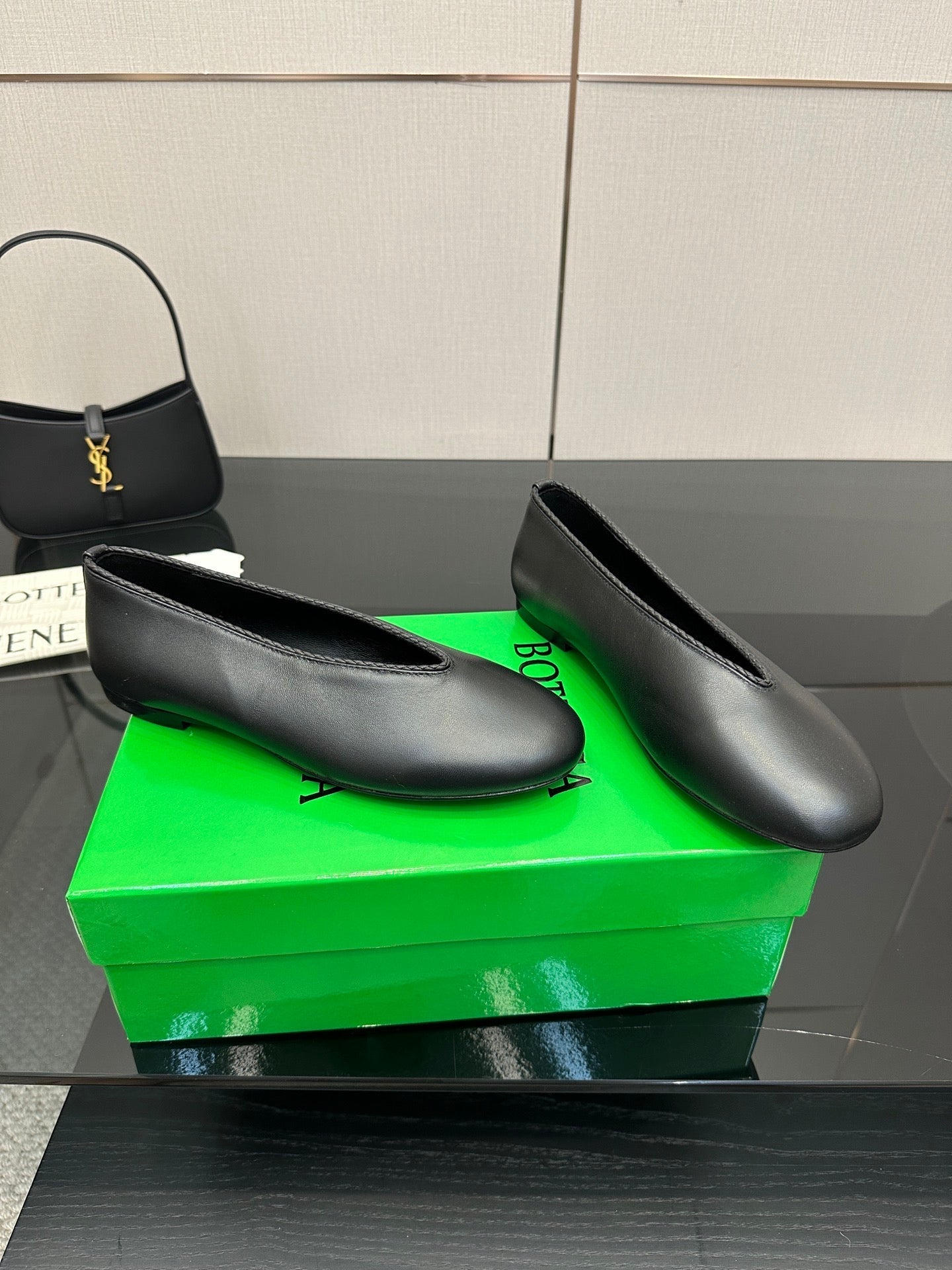 BV Puddle Ballet Flat Black Lambskin 427642