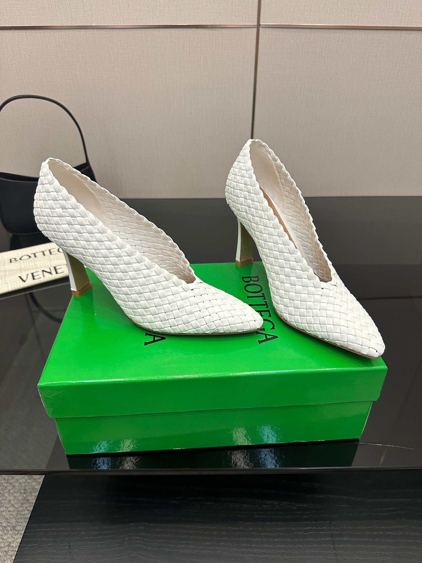 BV Sofia Pump 90mm White Intreccio leather 427650