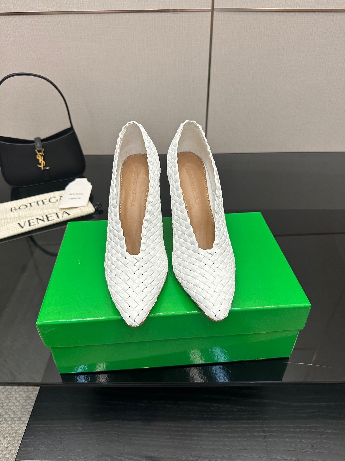 BV Sofia Pump 90mm White Intreccio leather 427650