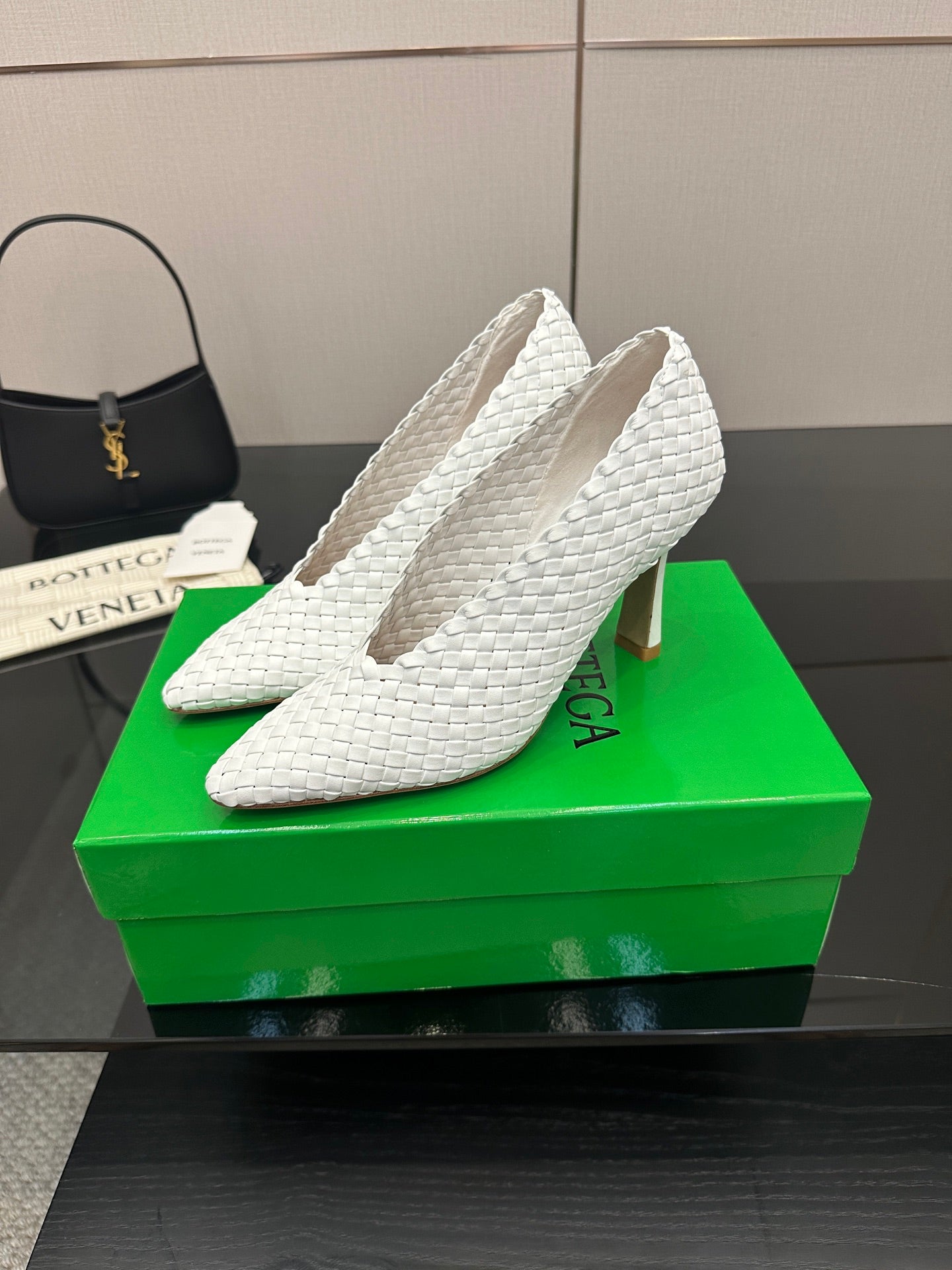 BV Sofia Pump 90mm White Intreccio leather 427650