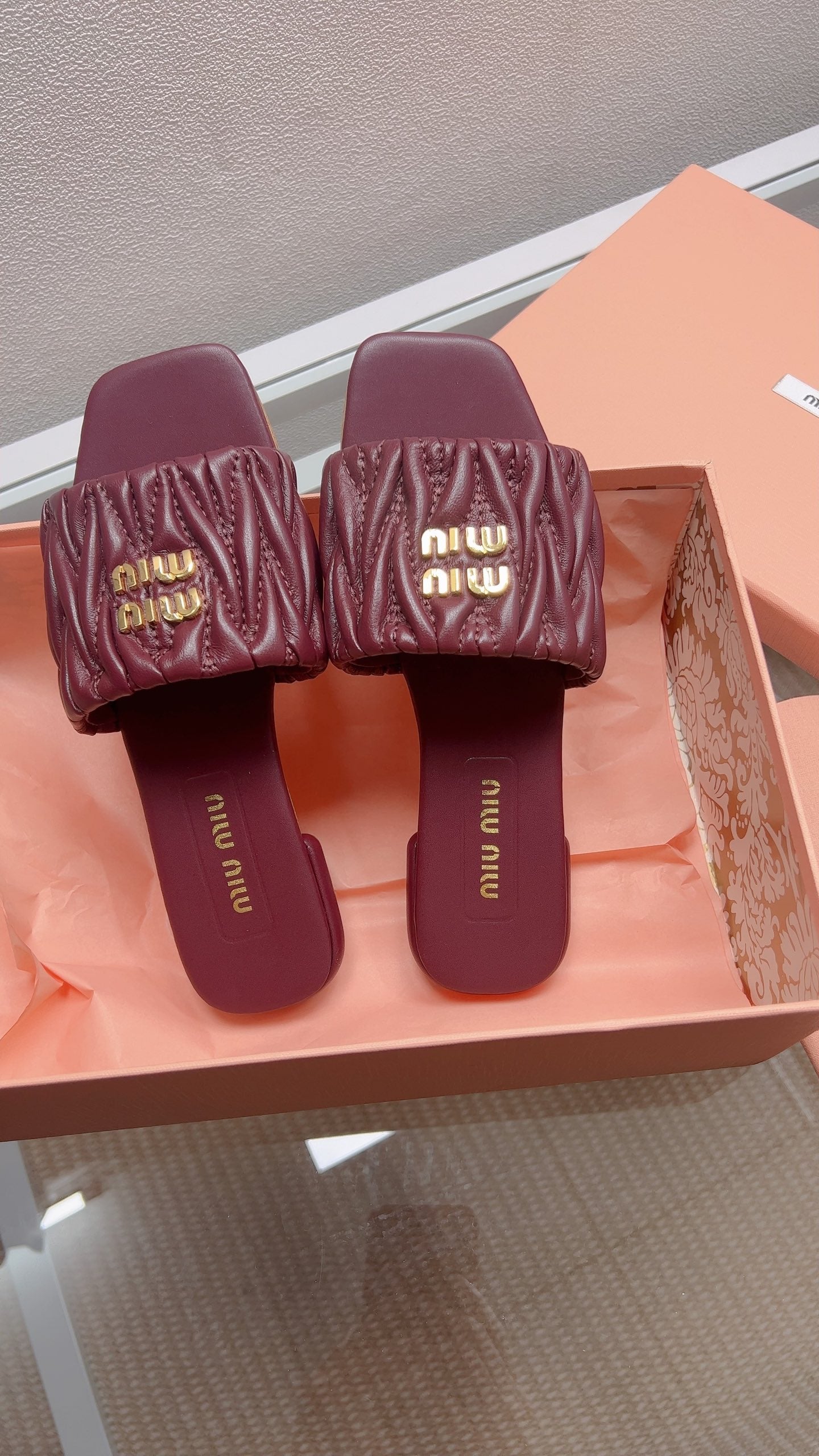 Miu Matelassé Slides Burgundy Leather 739552