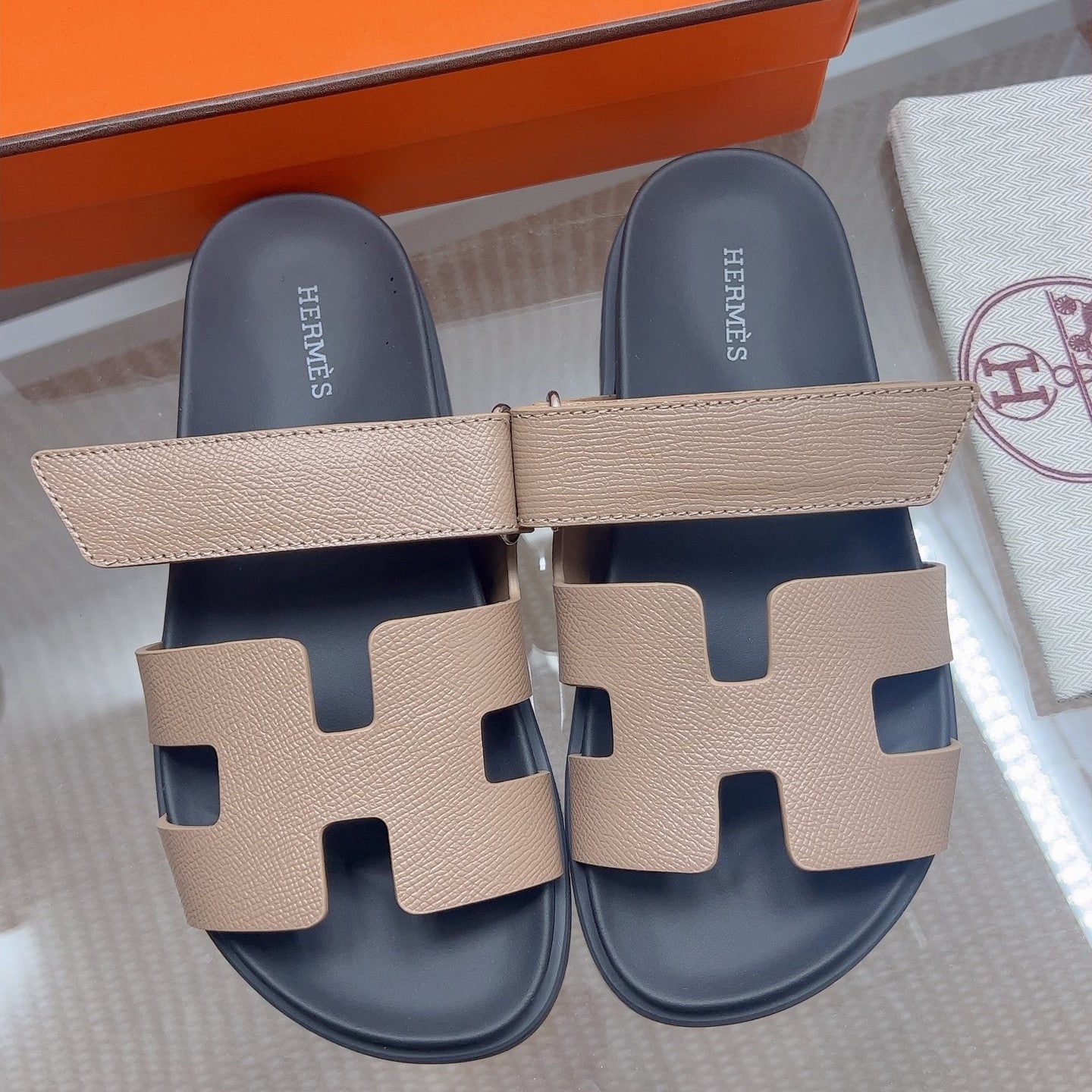 HM Chypre Sandal Taupe Espom Leather 827509