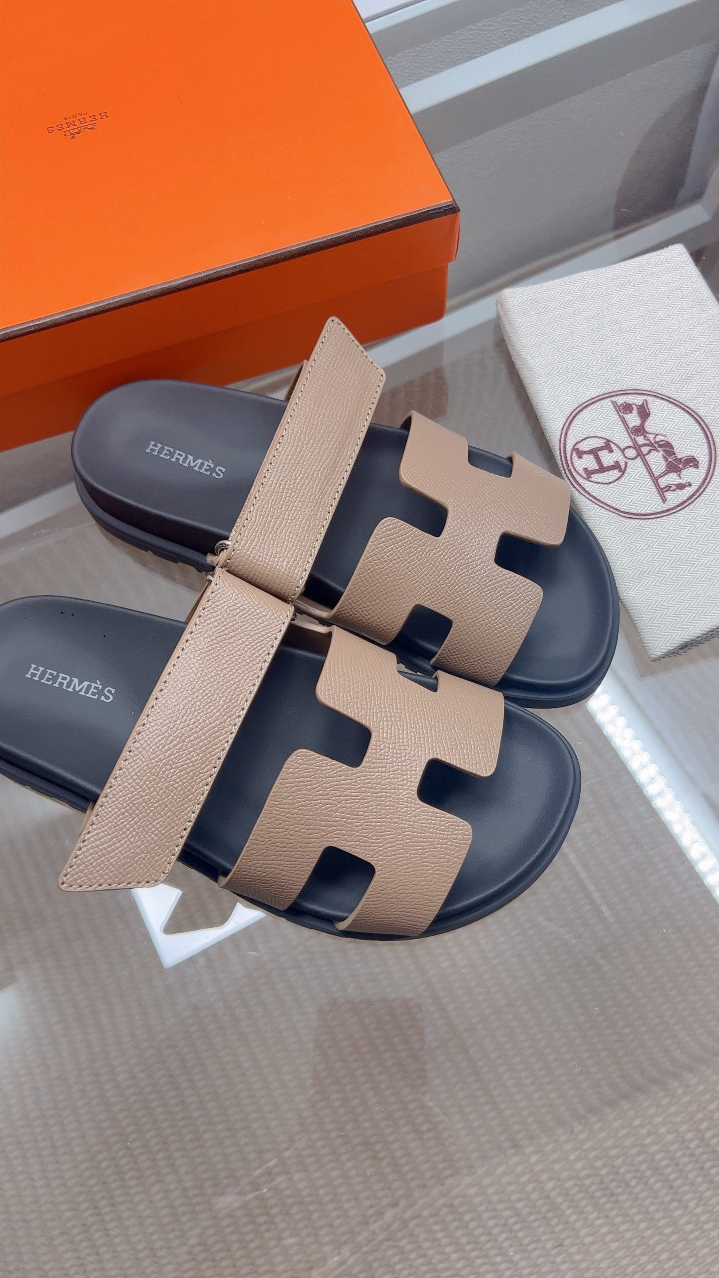 HM Chypre Sandal Taupe Espom Leather 827509