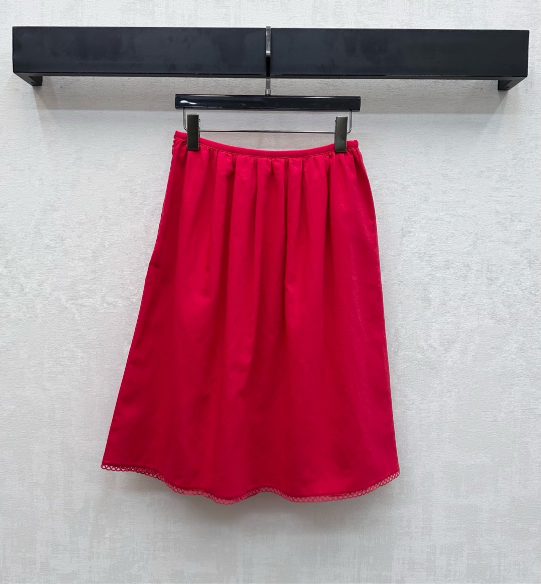 Miu SS26 Set Scalloped-Collar Shirt A-line Skirt Red Cotton Linen 351911