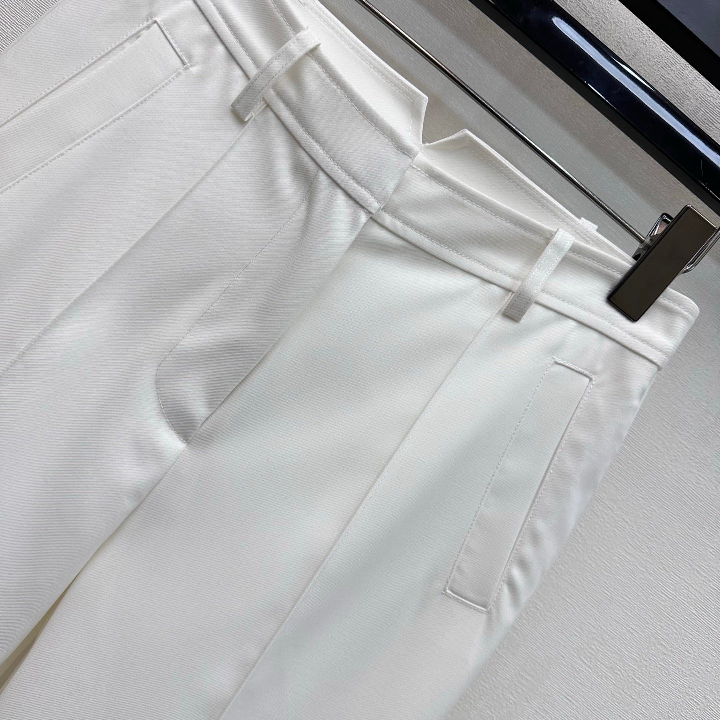 HM 26s Cropped Pants White Cotton 378822