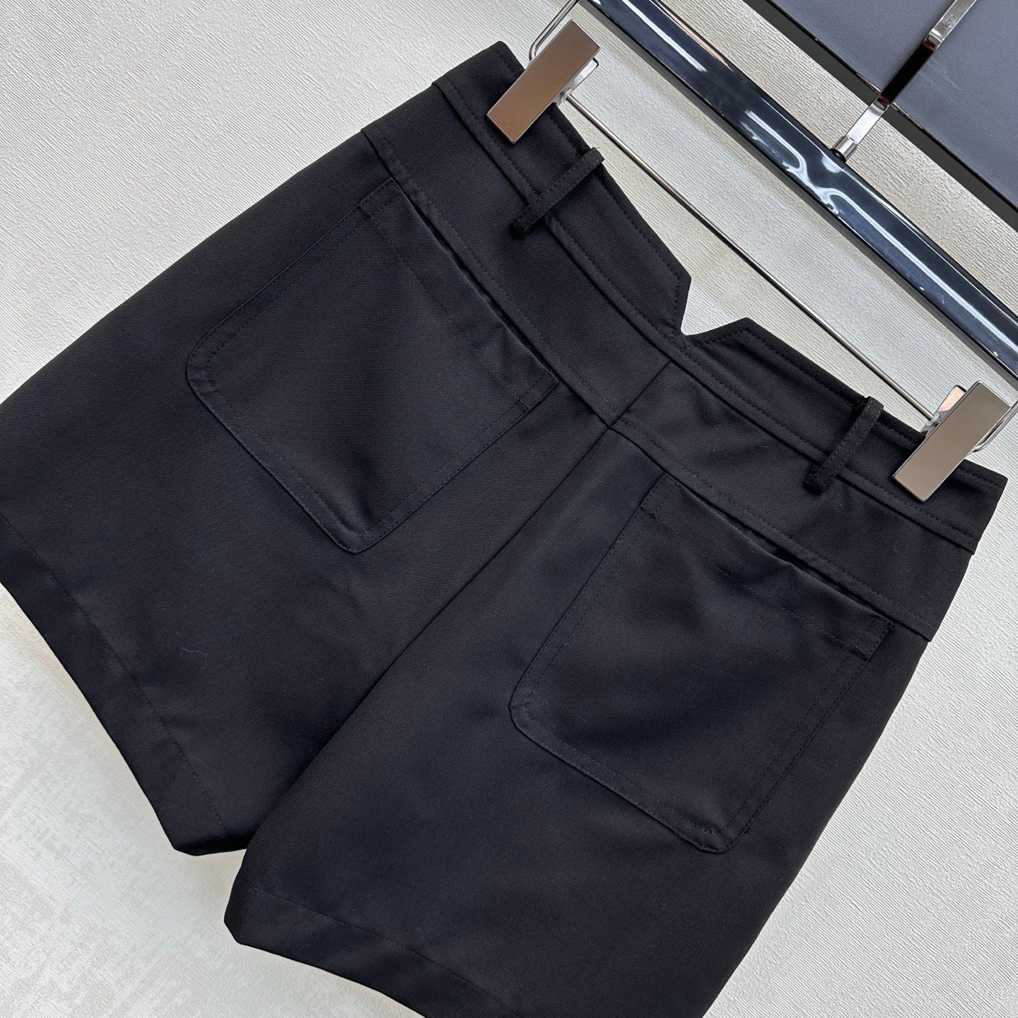 HM 26s Cropped Short Black Cotton 378810