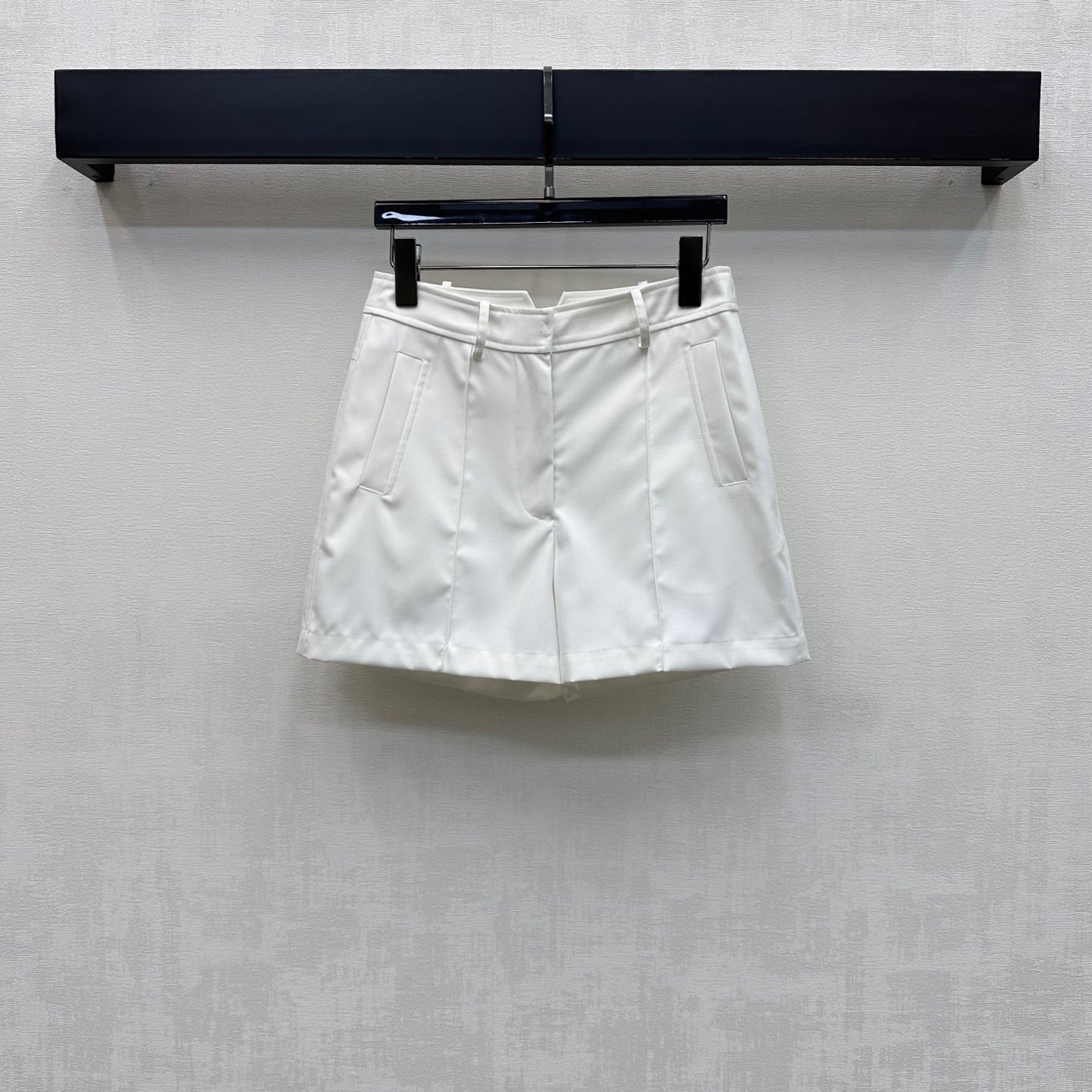 HM 26s Cropped Short White Cotton 378807