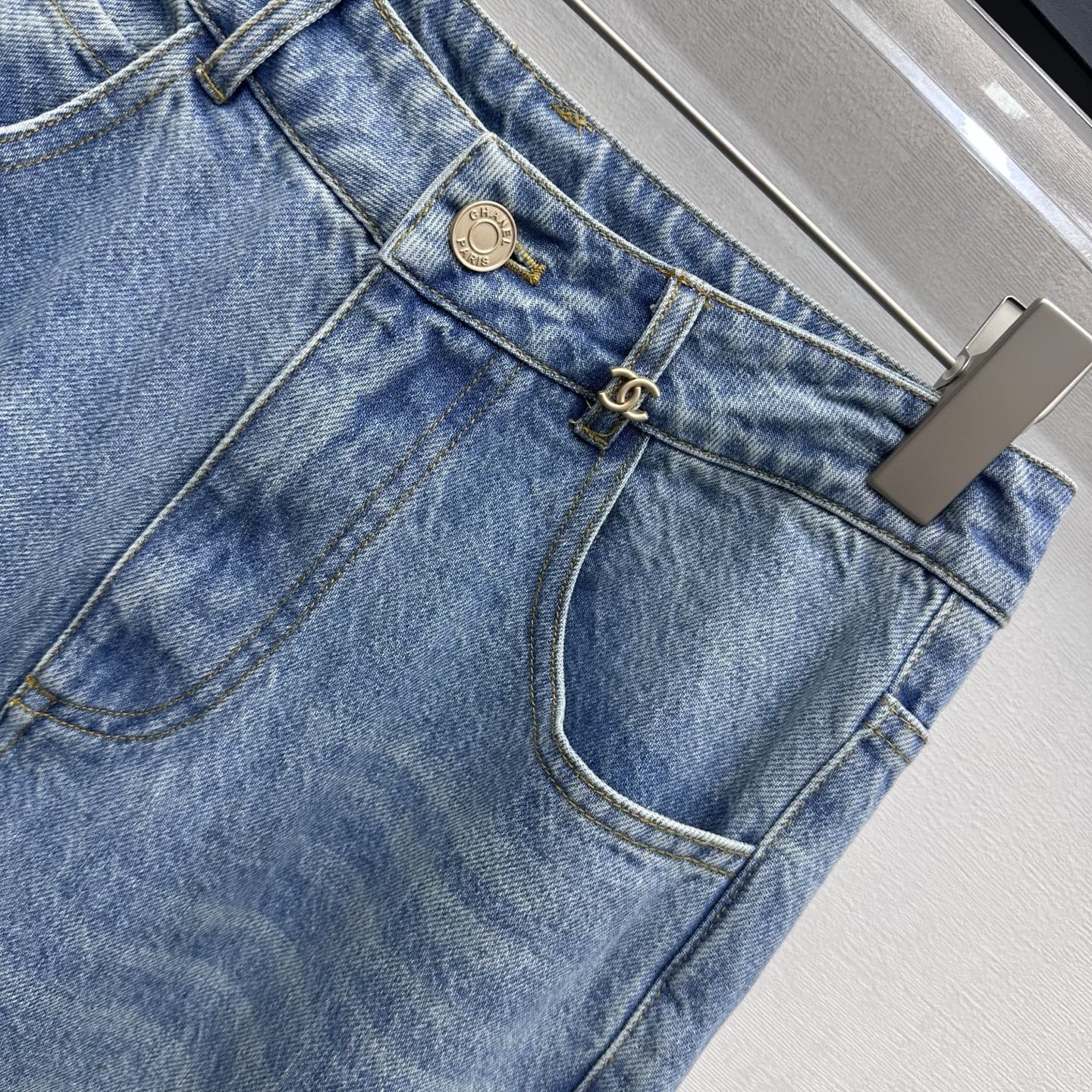 CC 26s Label Straight-Leg Jeans Light Blue Denim 422636