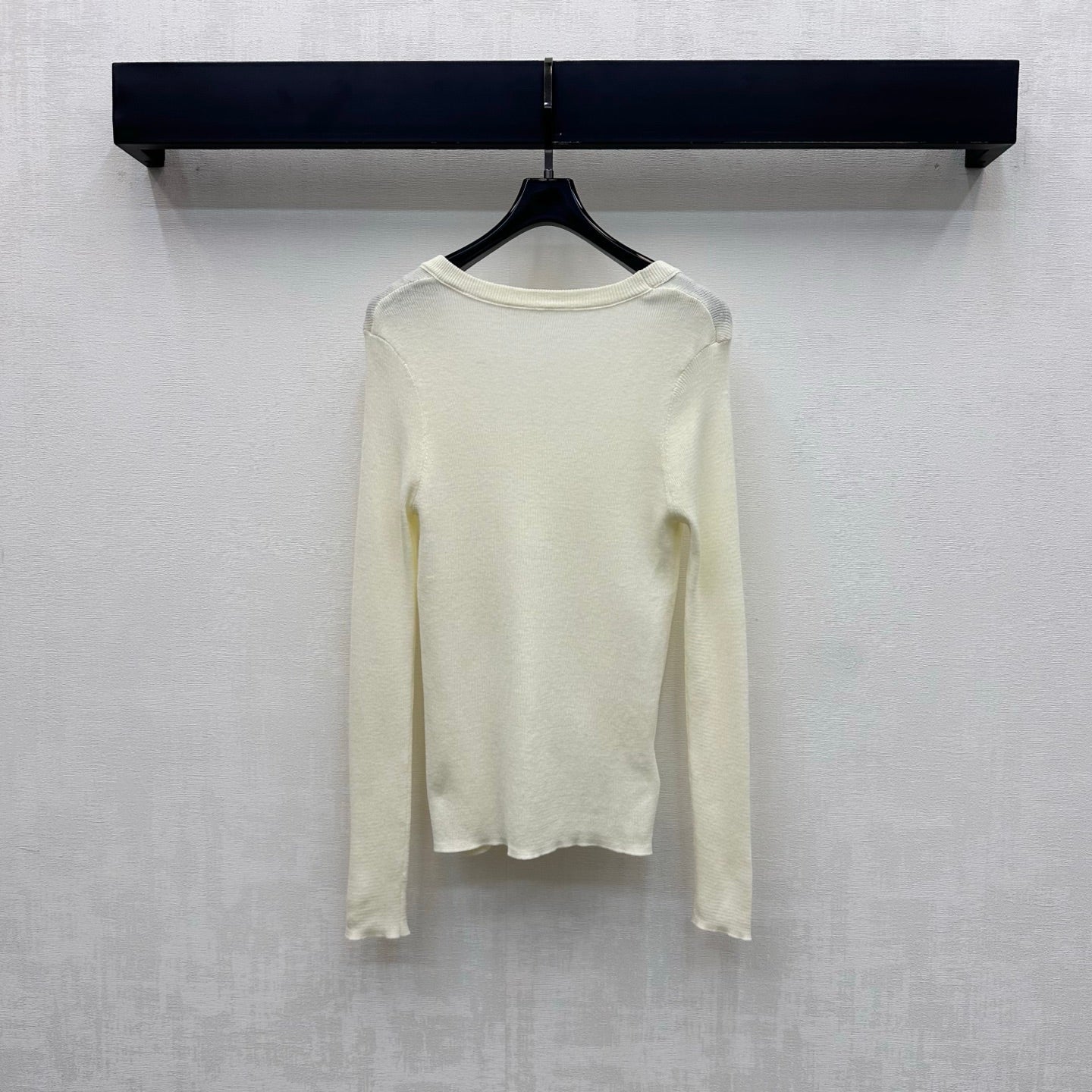 CD 26s U-Neck Metal Logo Knit Base Layer Top Cream Wool Polyester 422533