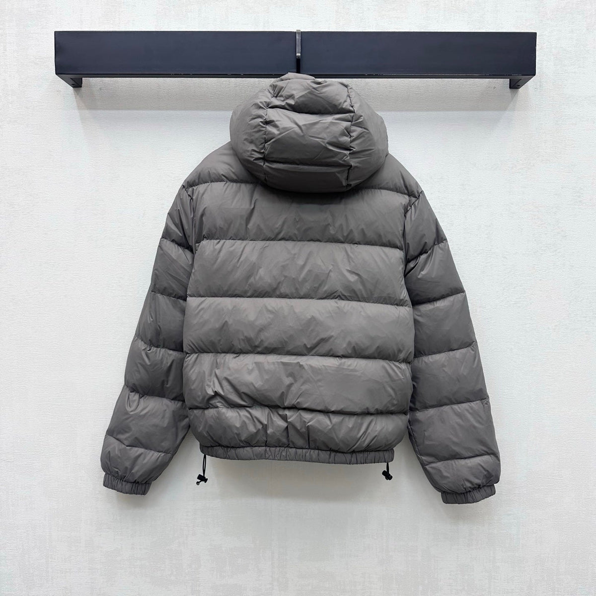 Miu 26s Logo Patch Hooded Puffer Jacket Grey Polyamide Down Feather 427518