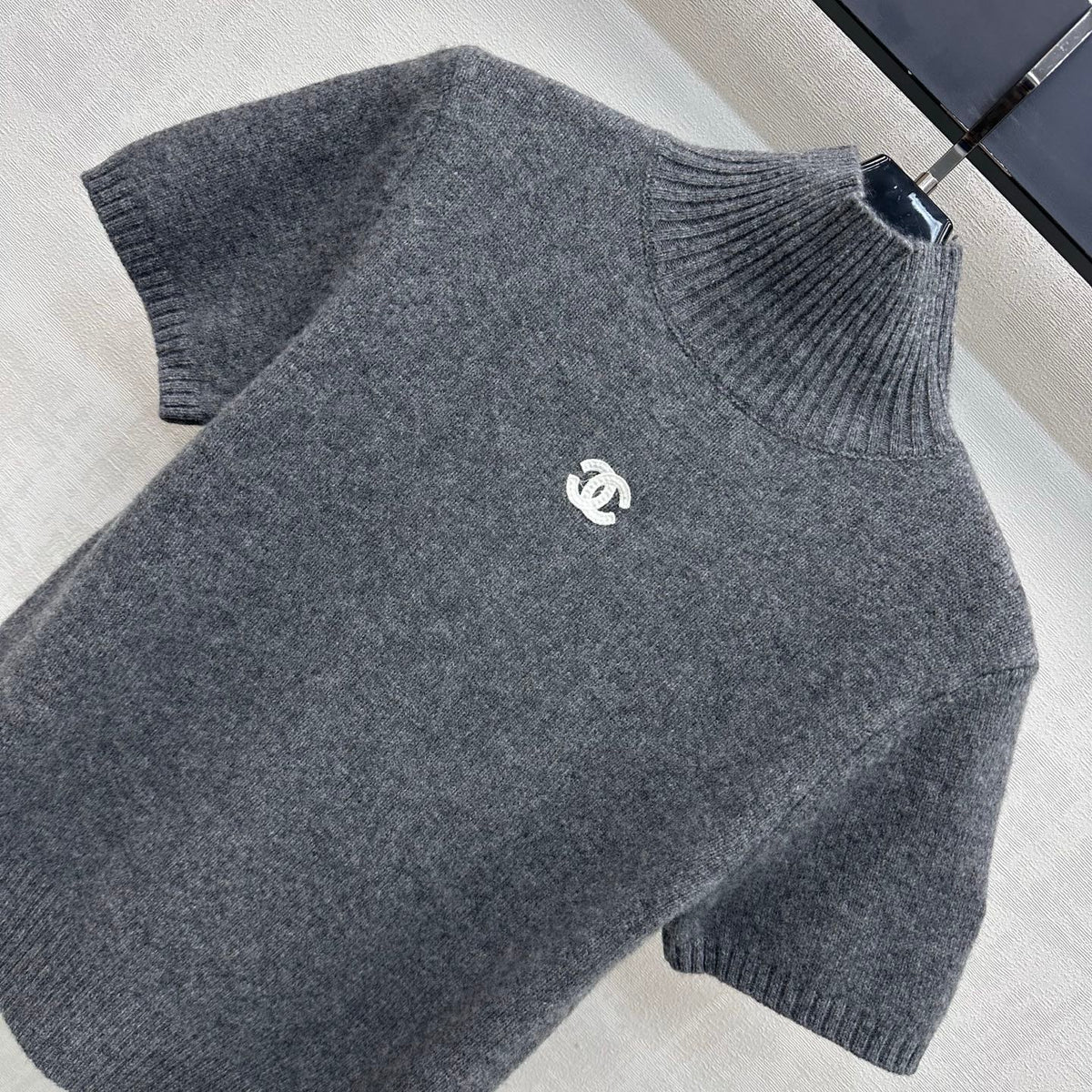 CC 26s Mock Neck Short Sleeve Knit Top Grey Wool Blend 434116