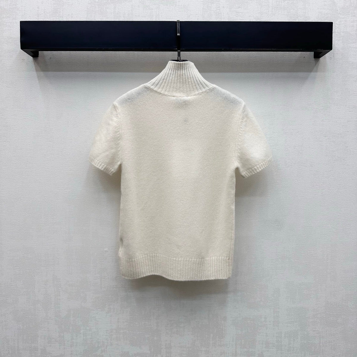 CC 26s Mock Neck Short Sleeve Knit Top White Wool Blend 434110